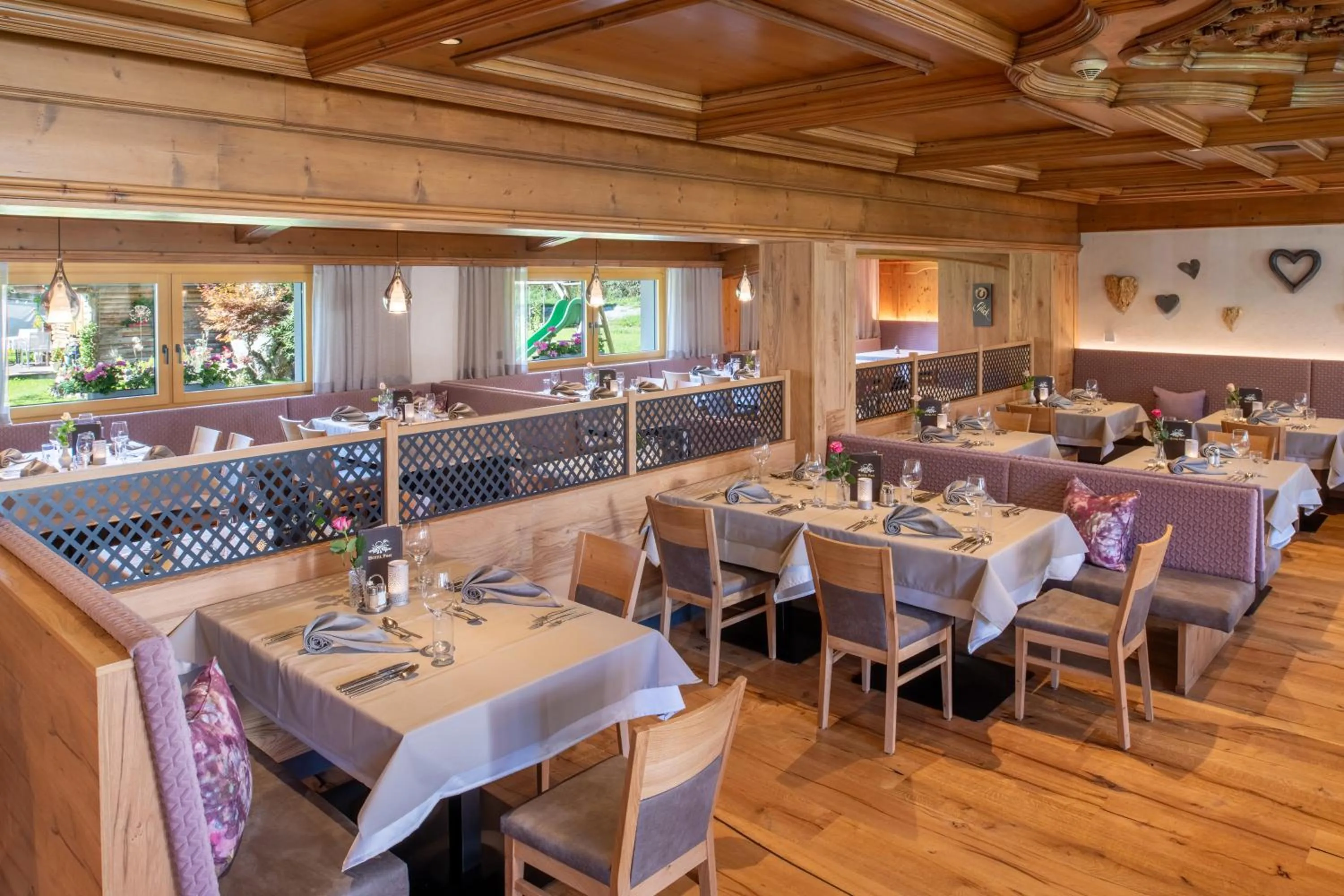 Restaurant/places to eat in Hotel Post