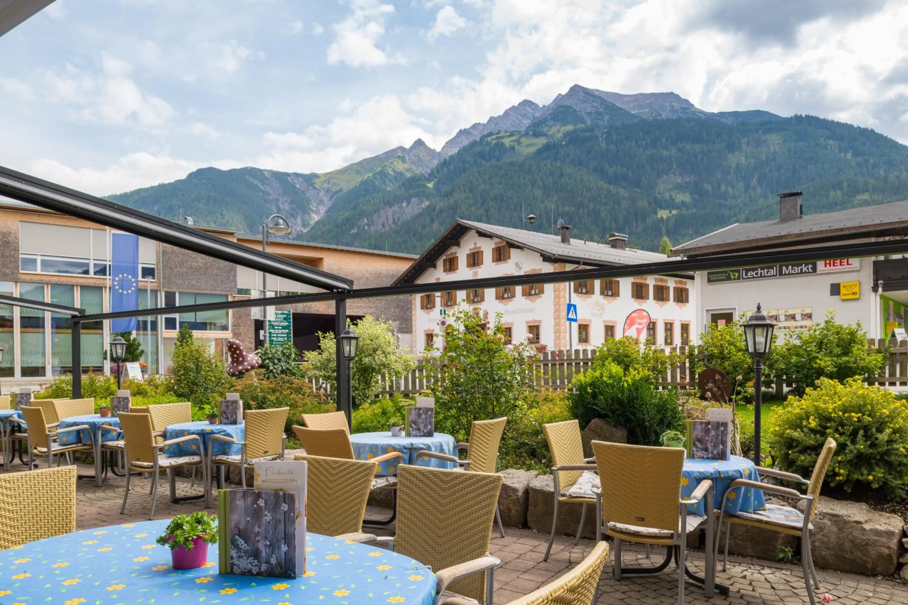 Property building in Hotel Post