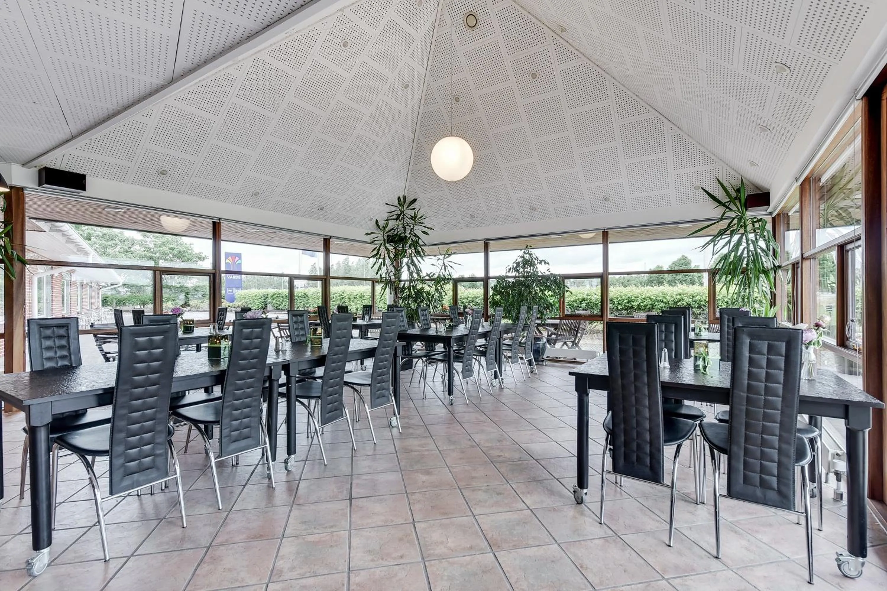 Restaurant/places to eat in Hotel Varde