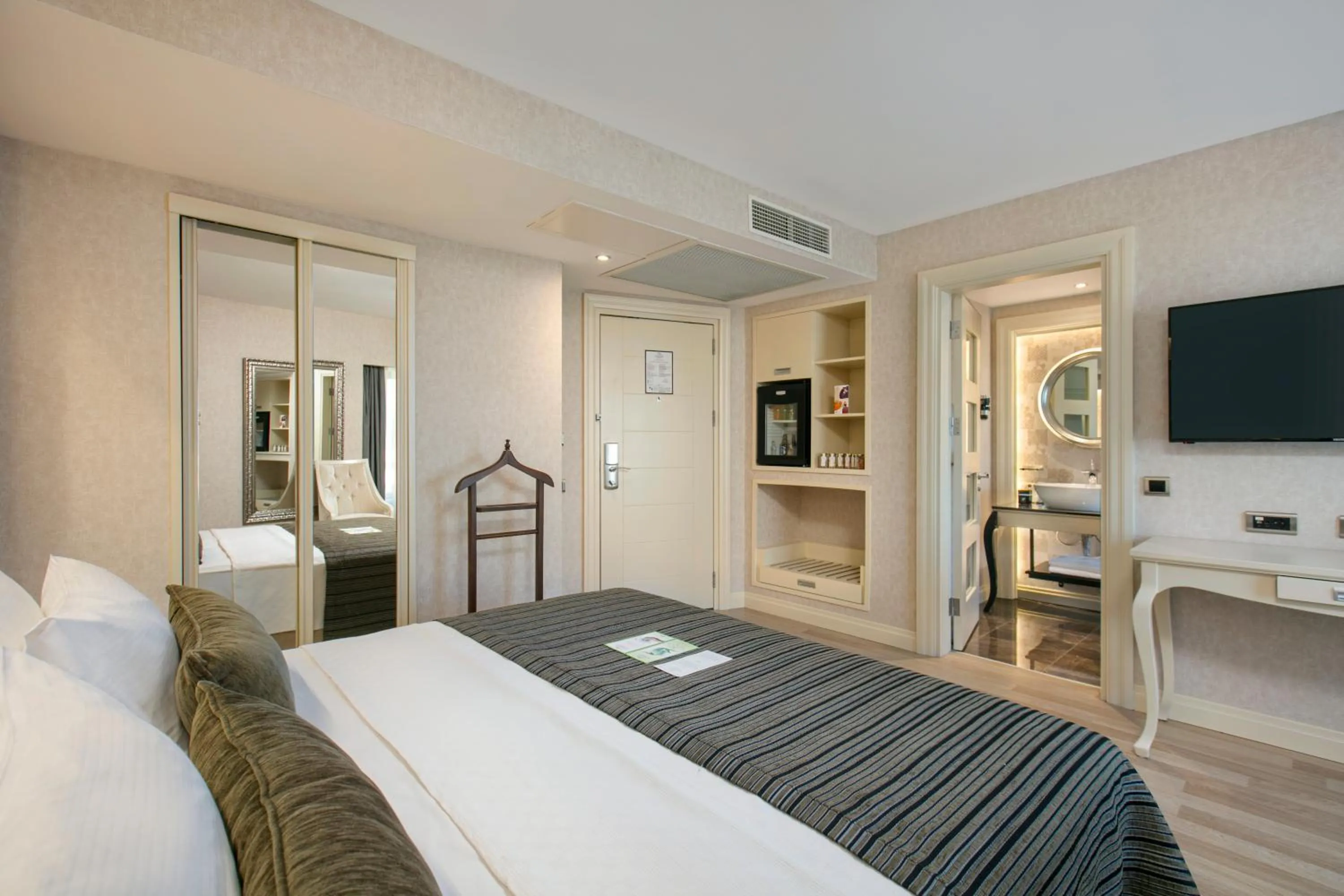 Bed in Limak Eurasia Luxury Hotel