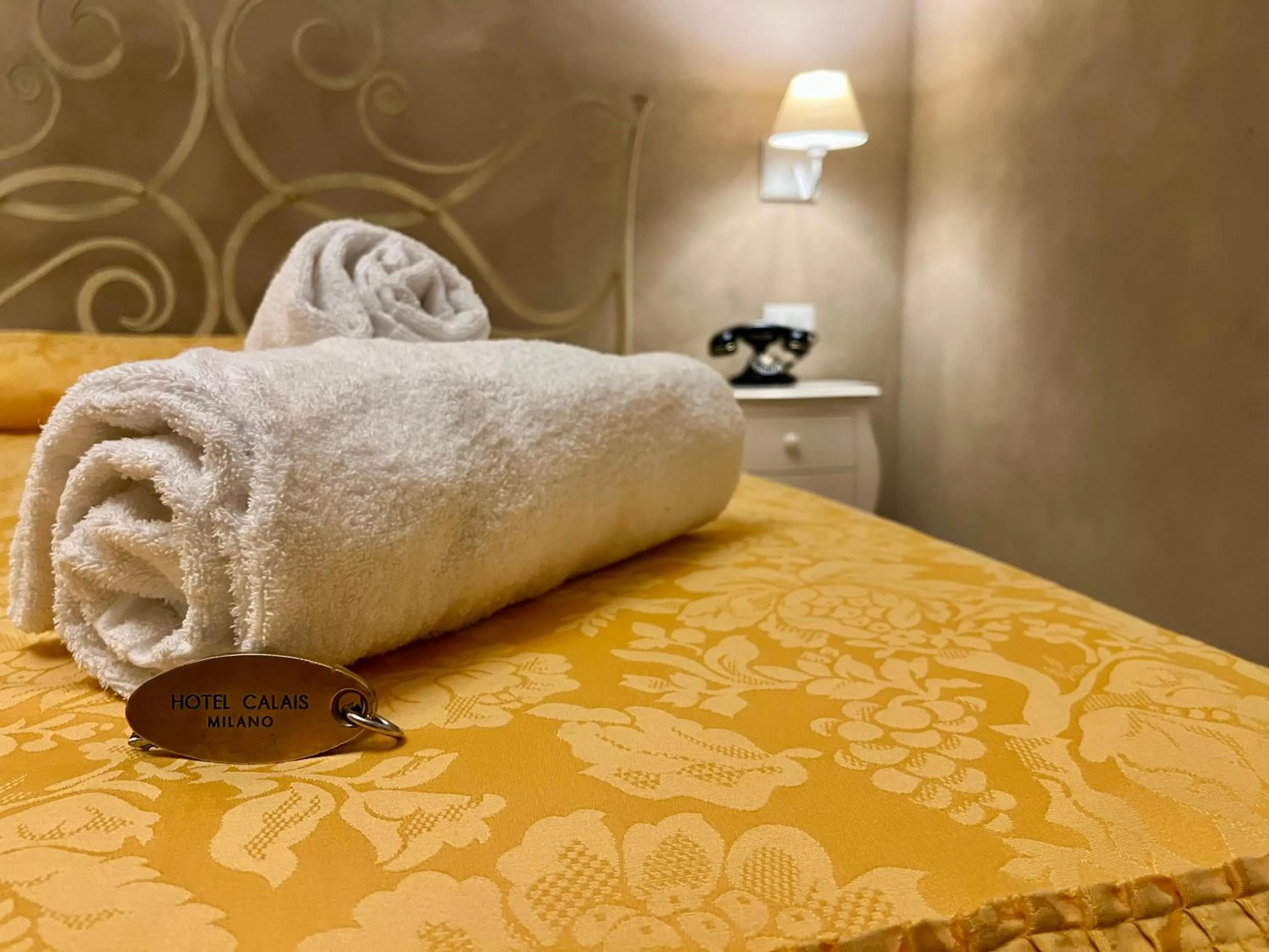 Bed in Boutique Hotel Calais Milano