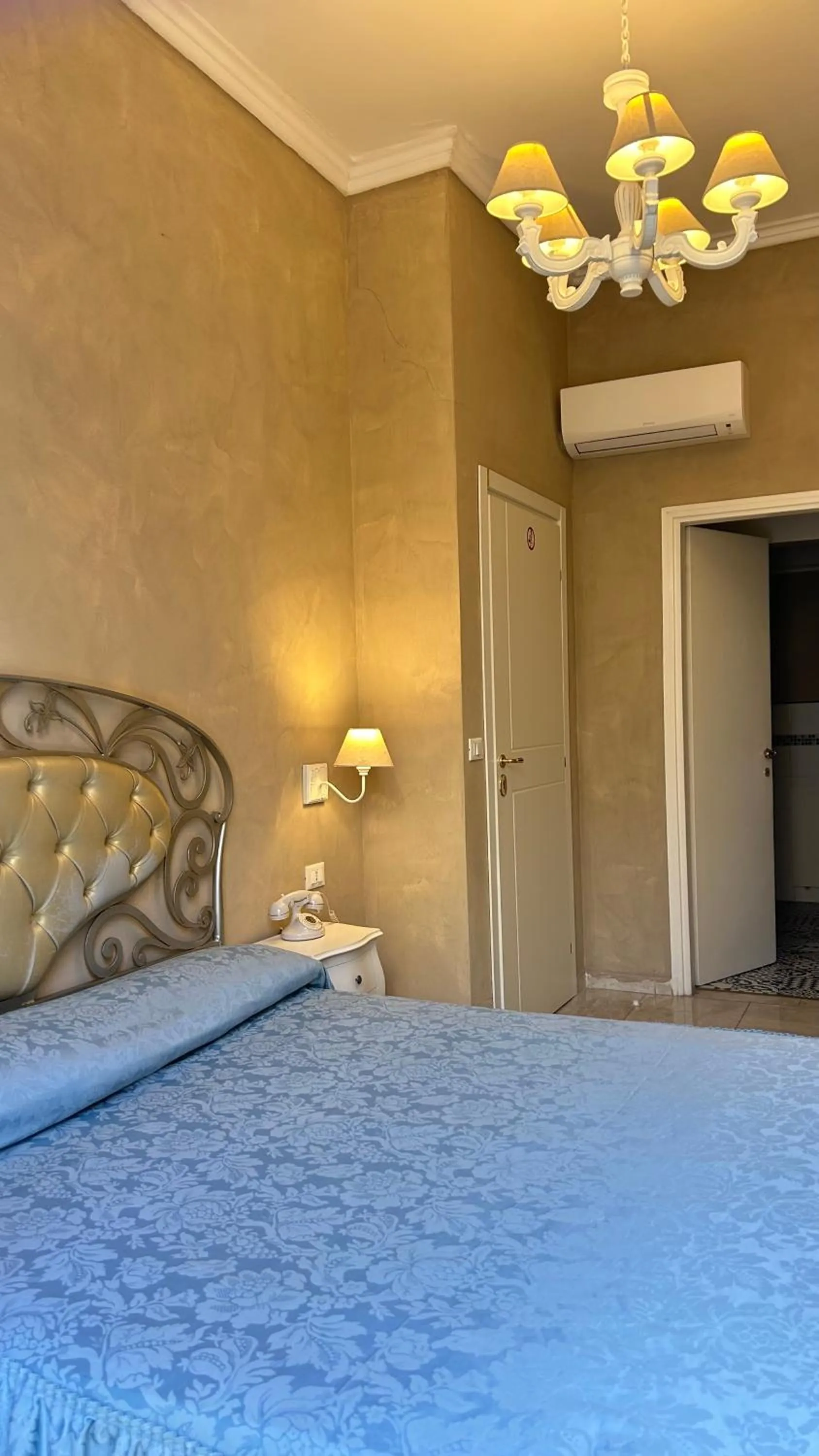 Bedroom, Bed in Boutique Hotel Calais Milano