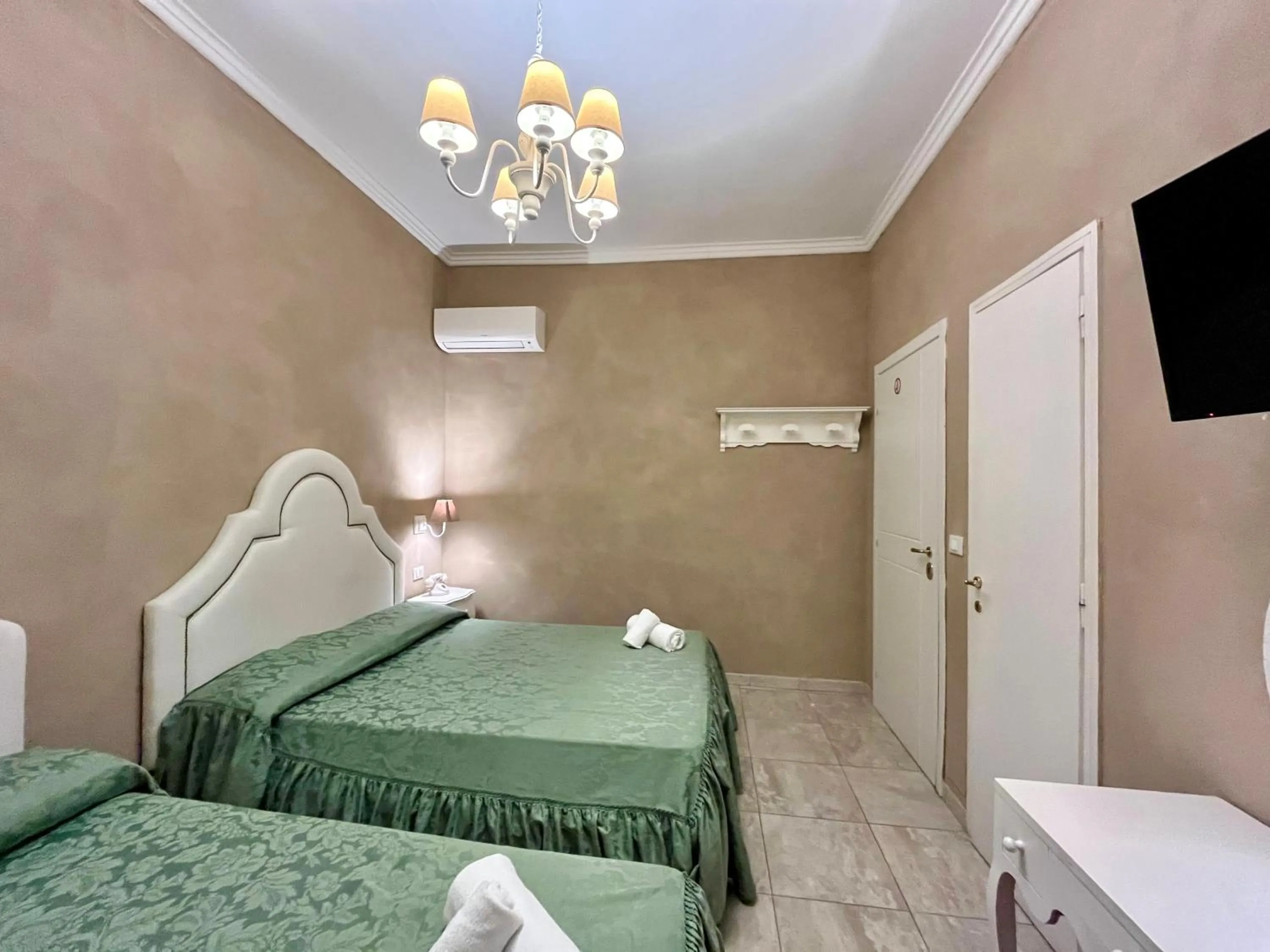 Bed in Boutique Hotel Calais Milano