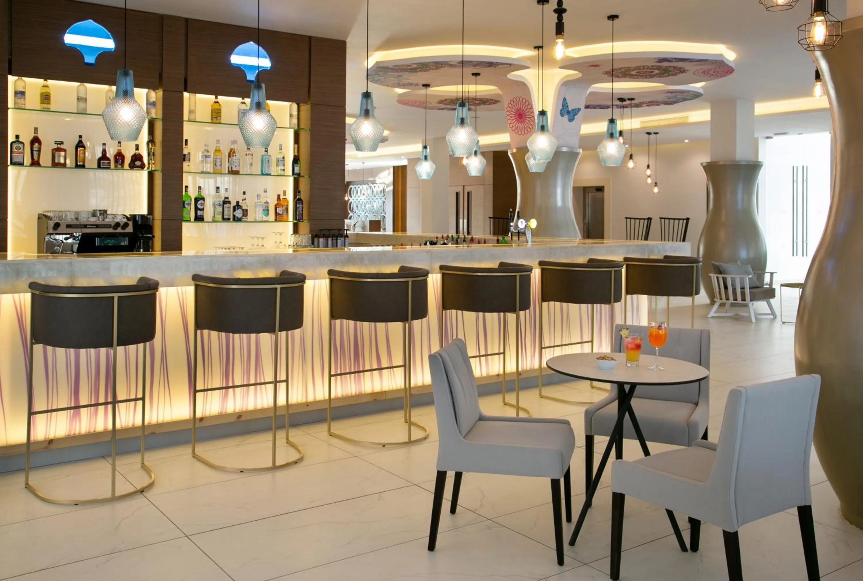 Lounge or bar in Vangelis Hotel & Suites
