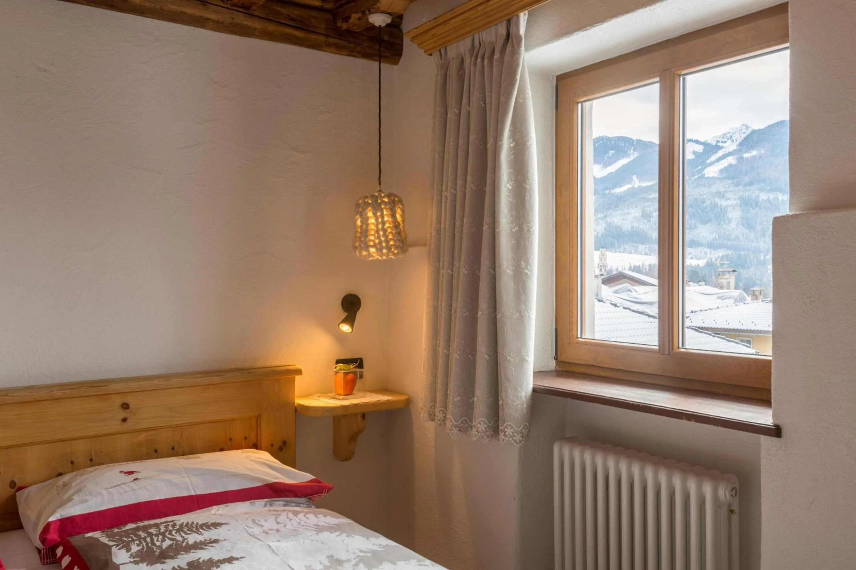 Bed in Historic Hotel Ristorante La Stua