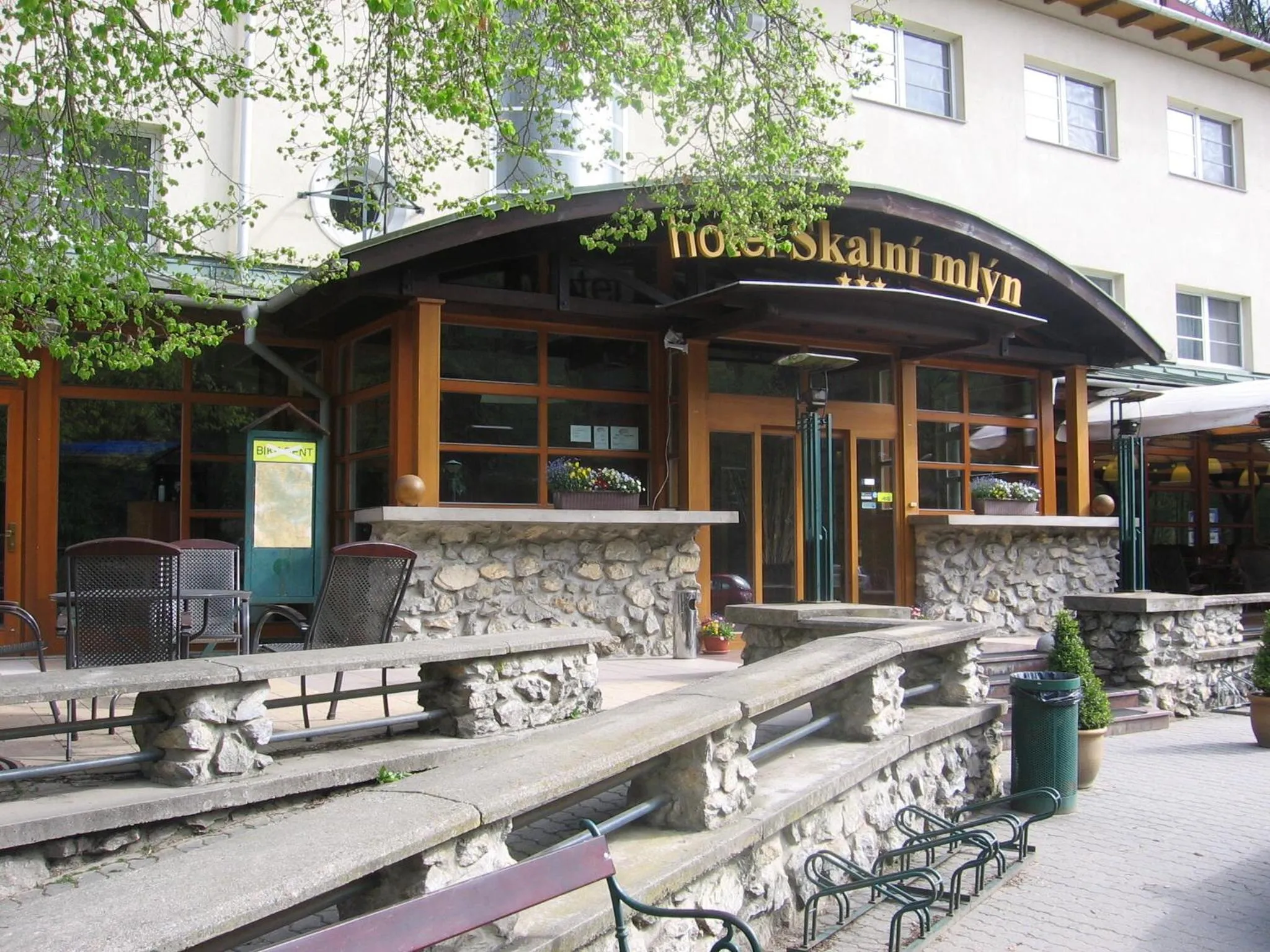 Facade/entrance in Hotel Skalní Mlýn