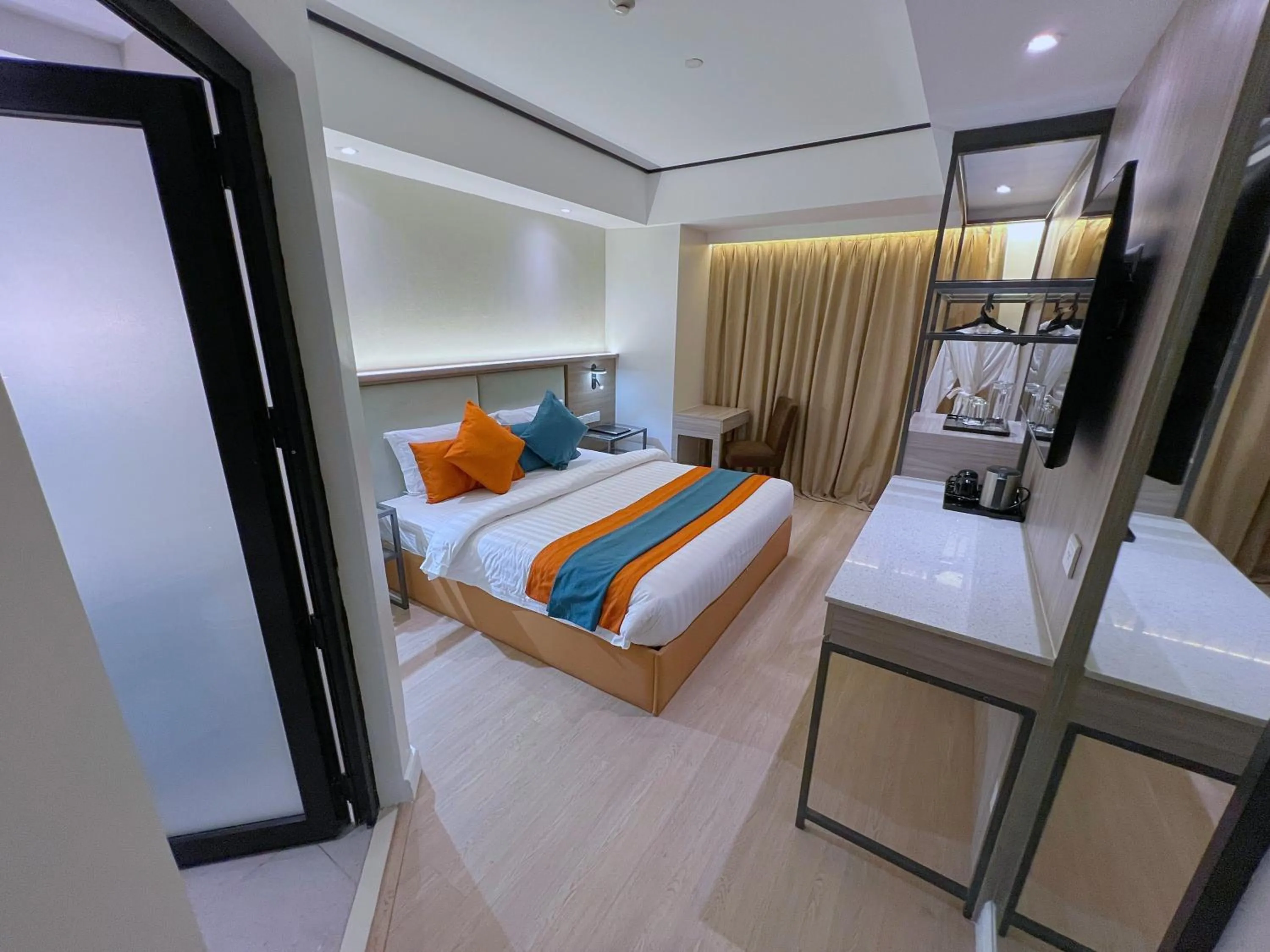 Photo of the whole room, Bed in City Garden Hotel Makati