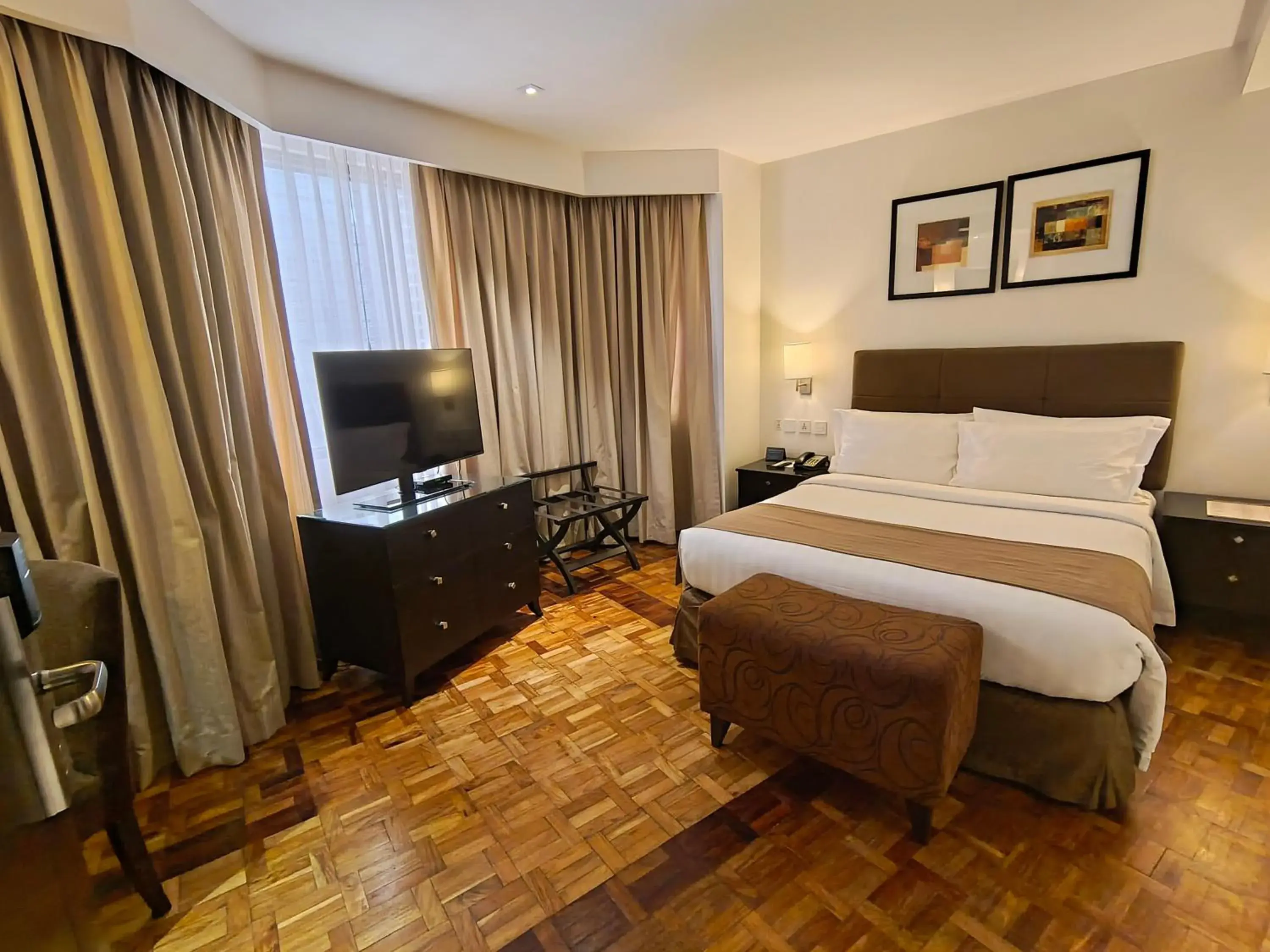 Executive Queen Room in City Garden Hotel Makati Executive Queen Room in City Garden Hotel Makati