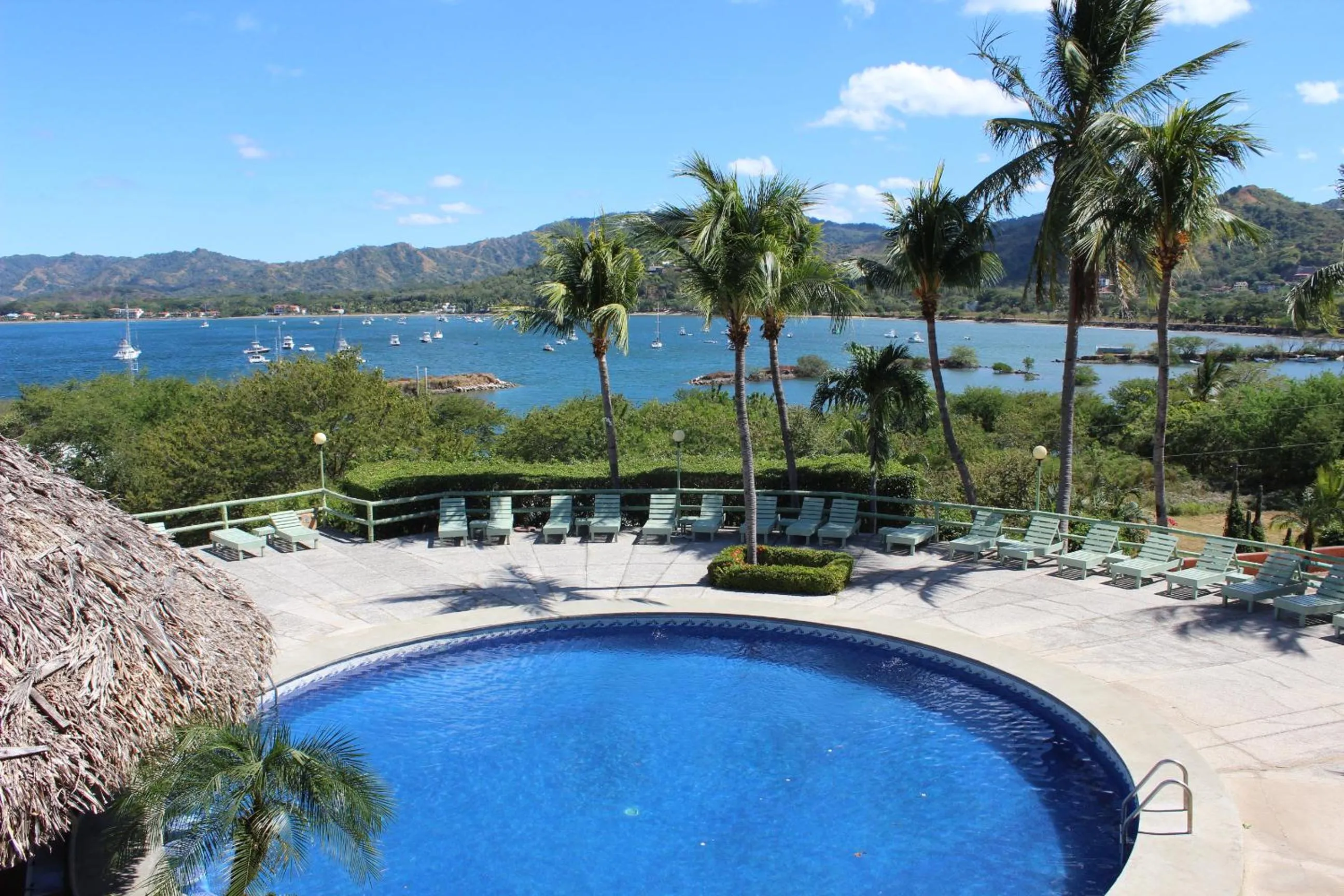 Swimming pool in Flamingo Marina Hotel