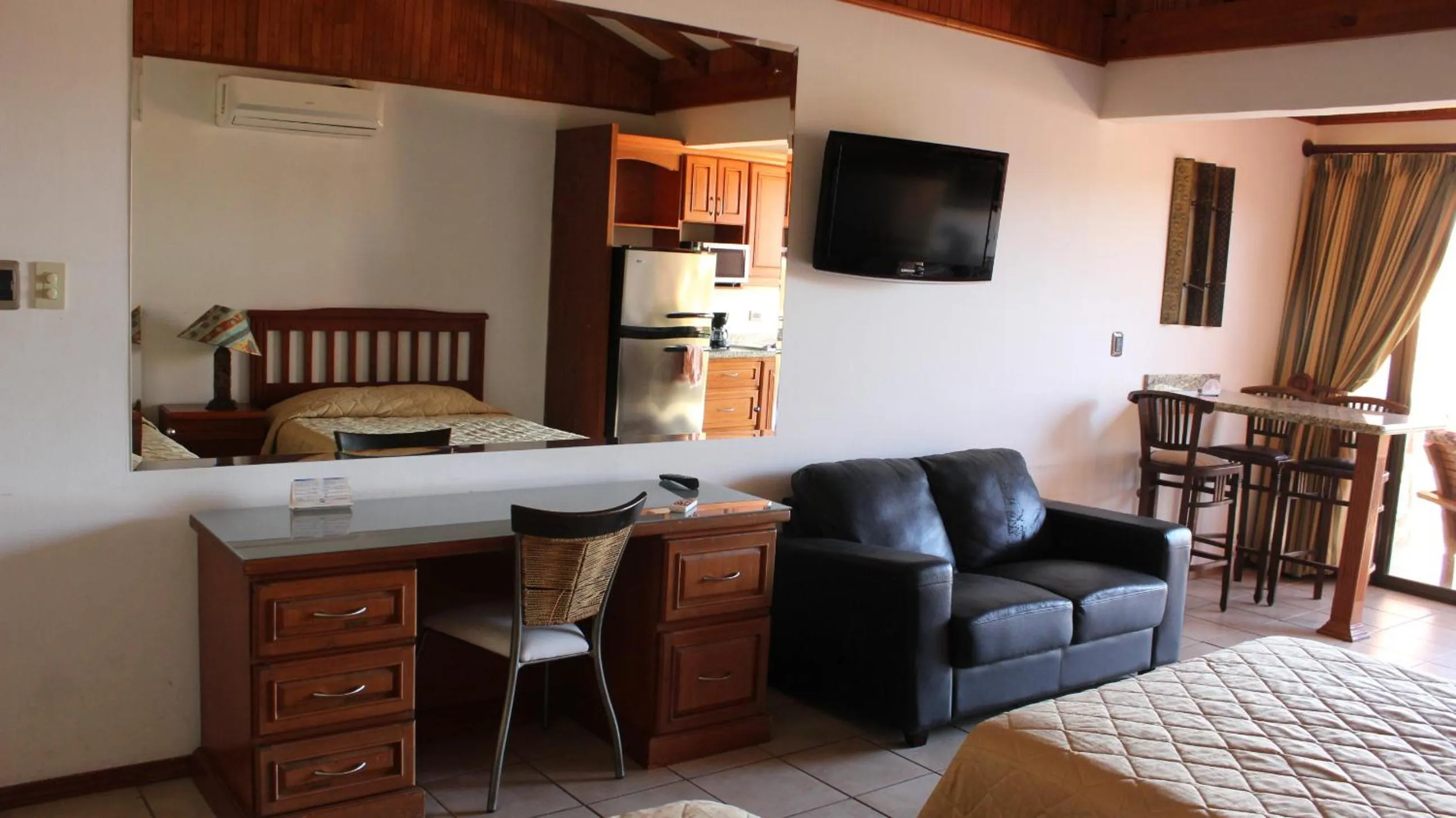 Photo of the whole room in Flamingo Marina Hotel