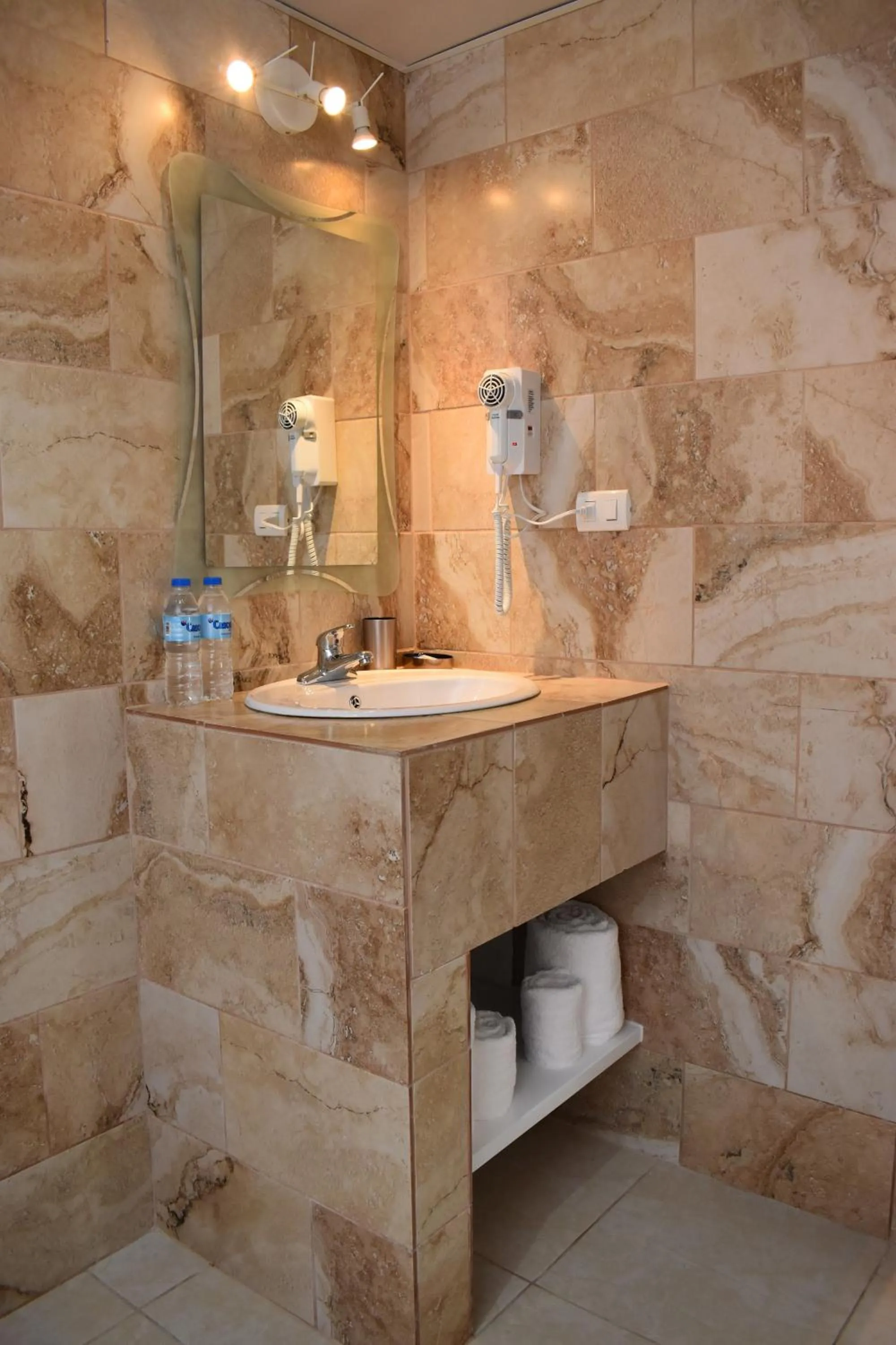 Bathroom in Tropical Casa Laguna