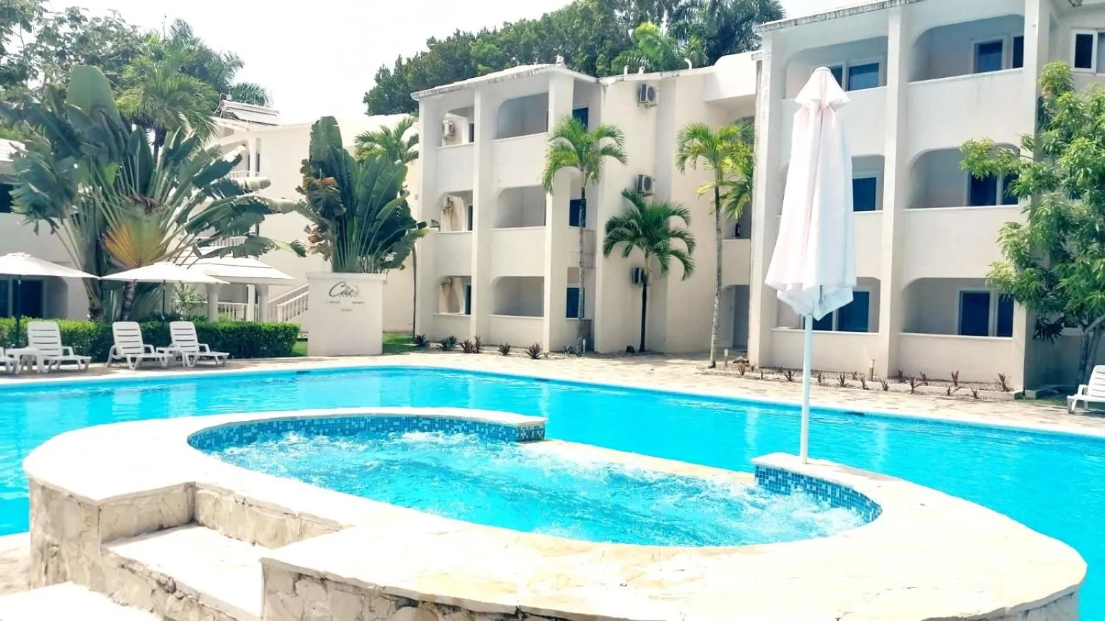 Property building in Tropical Casa Laguna