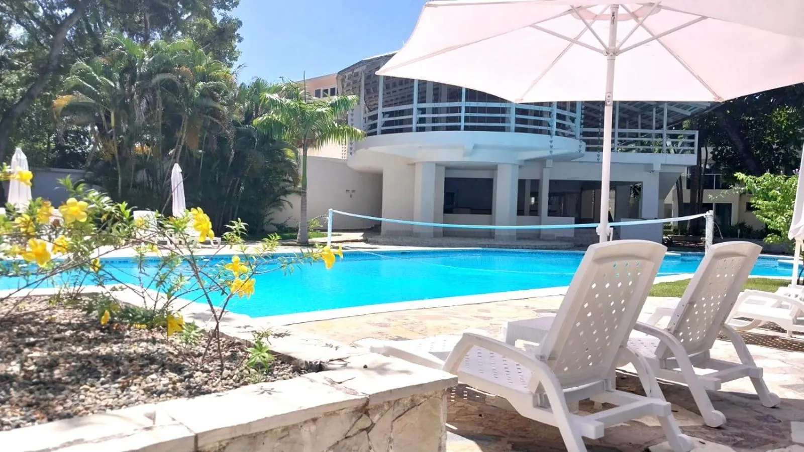 Property building in Tropical Casa Laguna