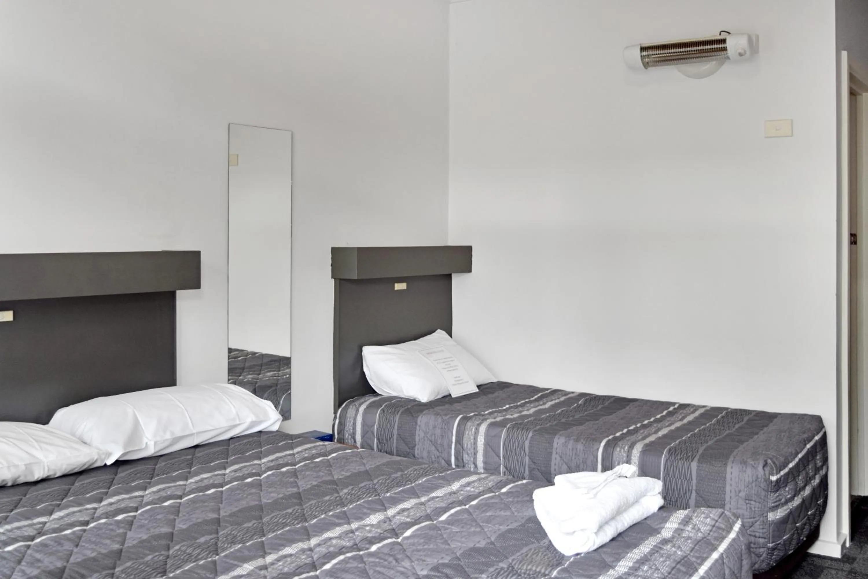 Bed in Central Wangaratta Motel