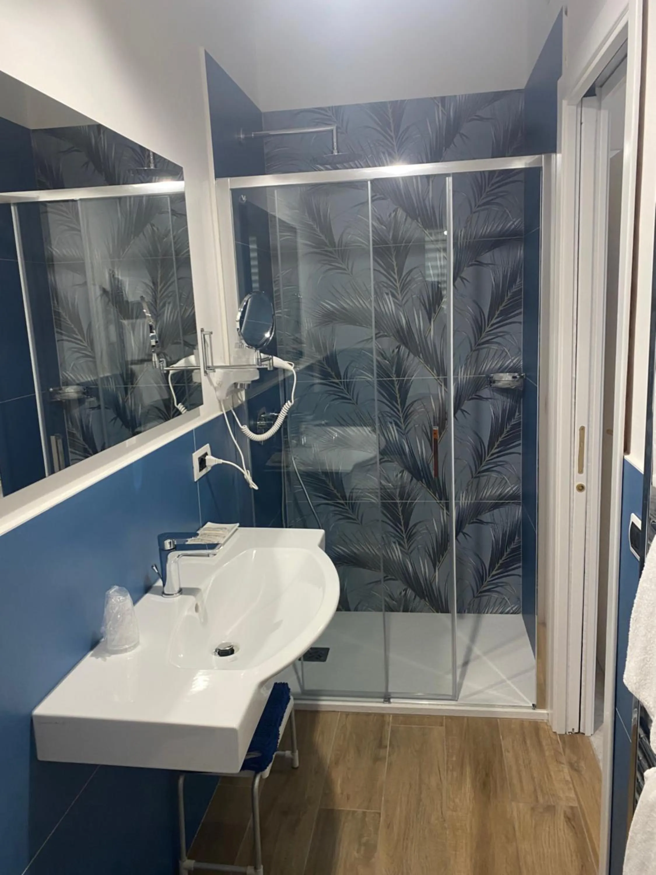 Shower in Hotel Ristorante Colleverde