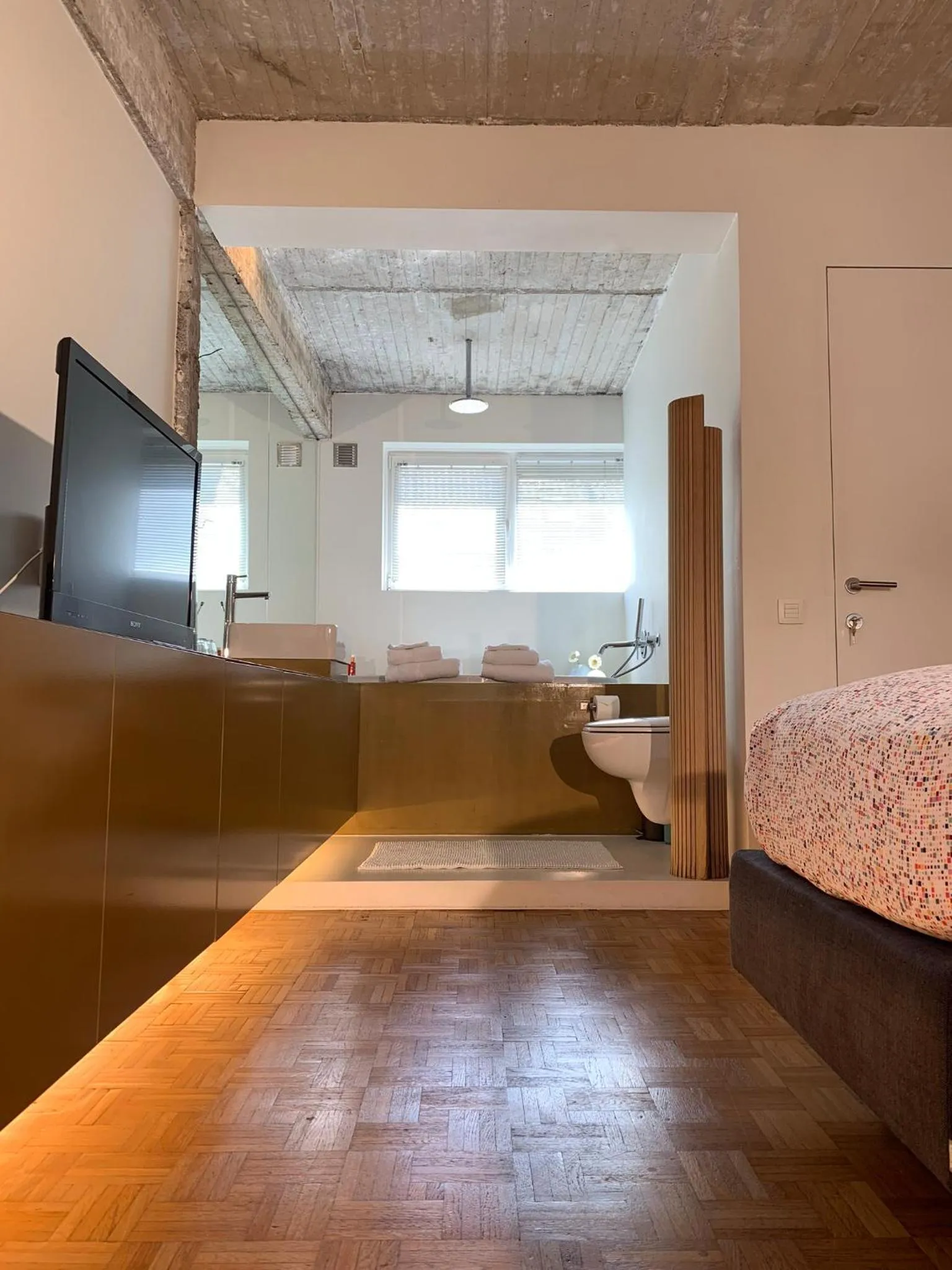 TV and multimedia, Bed in B&B Yellow Submarine