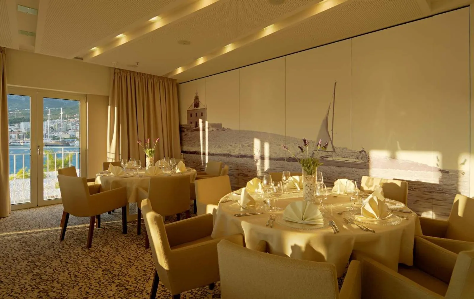 Restaurant/places to eat in Hotel Osejava