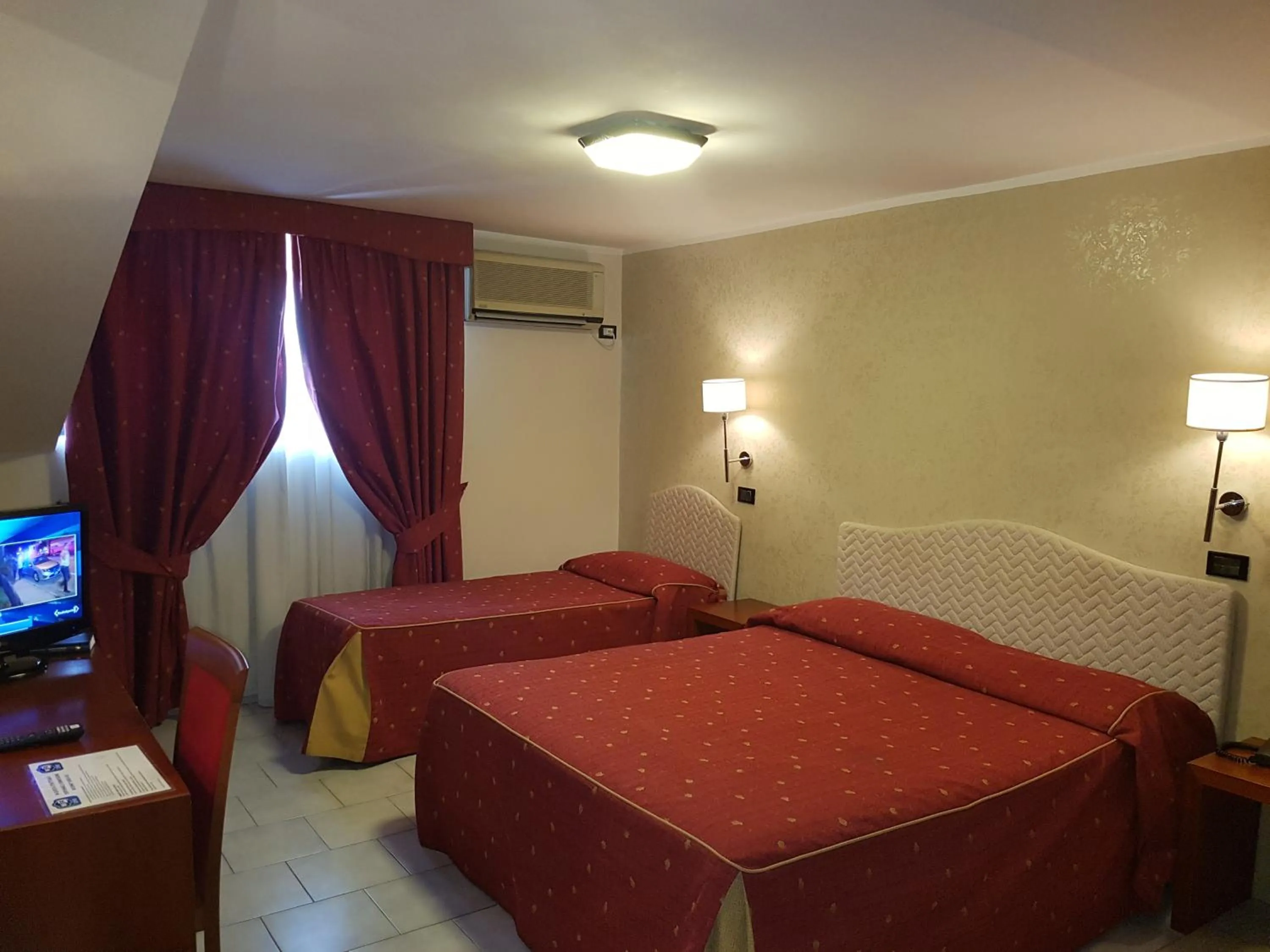 Photo of the whole room in Pisani Hotel