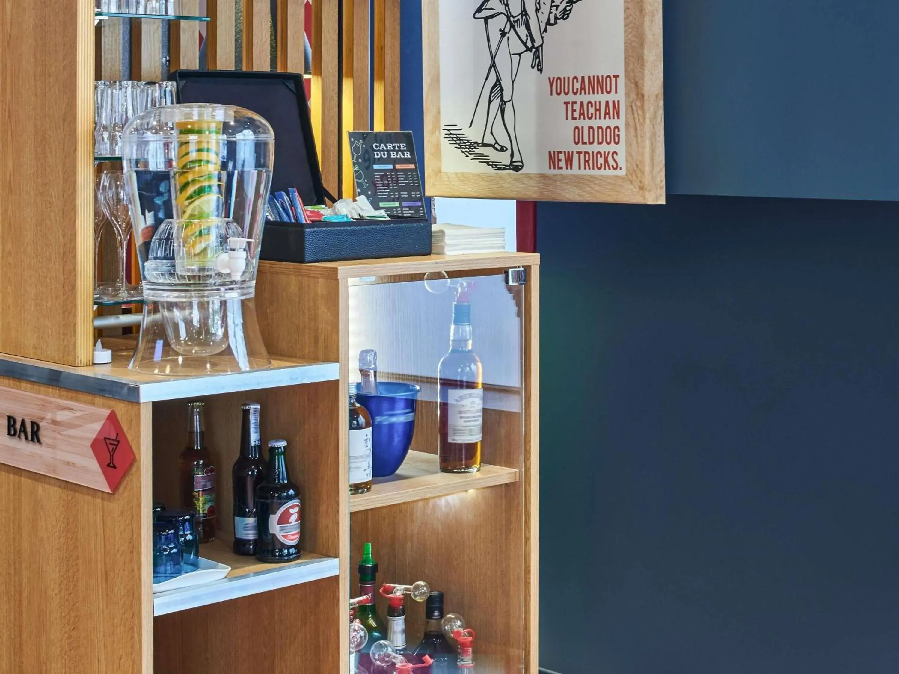 Lounge or bar in ibis Styles Paris Alesia Montparnasse Lounge or bar in ibis Styles Paris Alesia Montparnasse