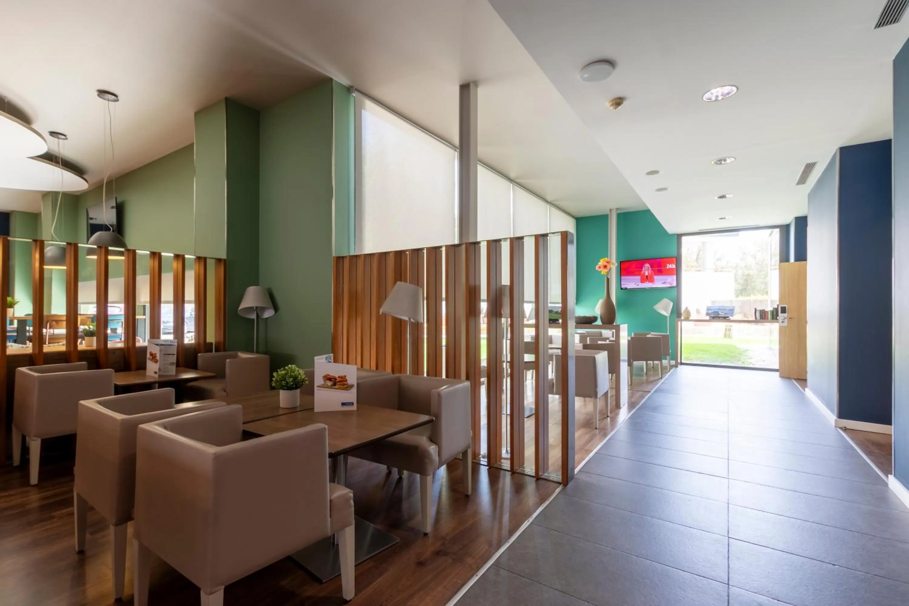 Restaurant/places to eat in Travelodge Málaga Airport