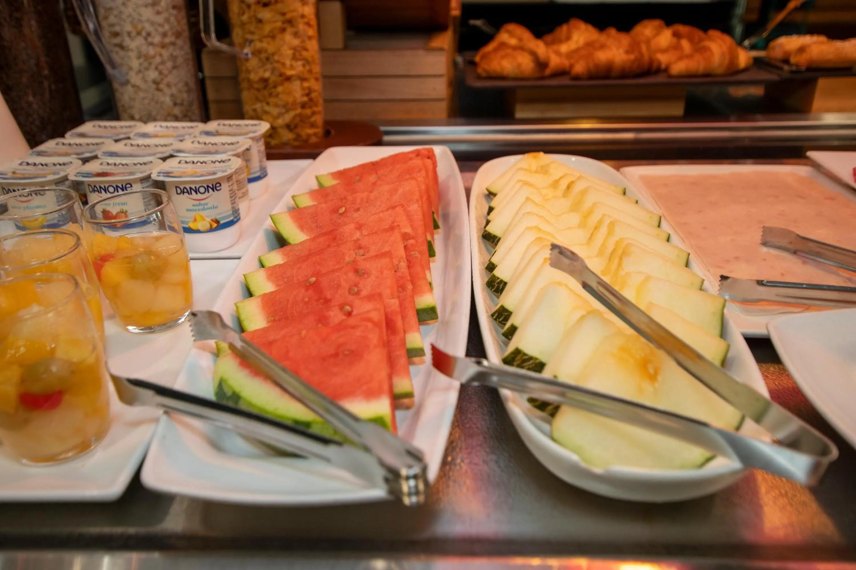 Buffet breakfast in Travelodge Málaga Airport