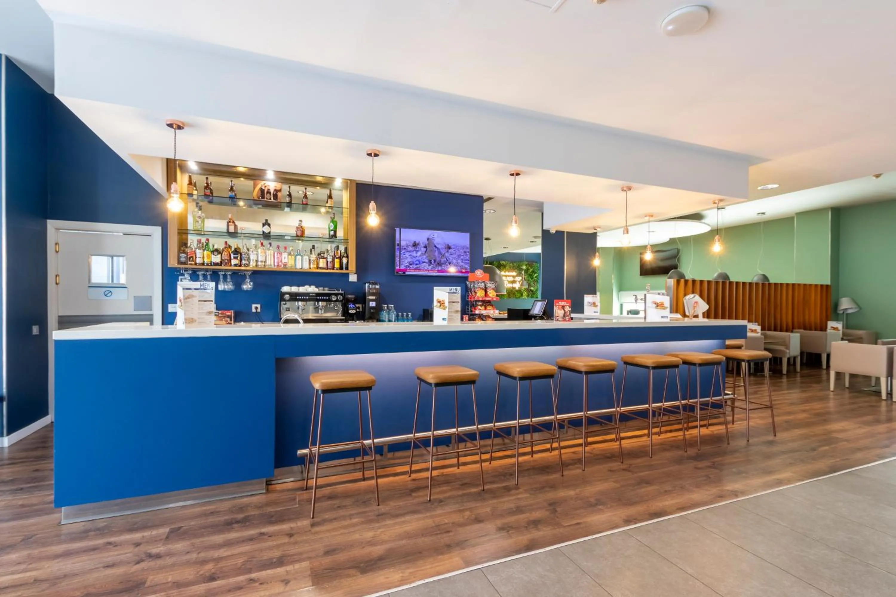 Lounge or bar in Travelodge Málaga Airport