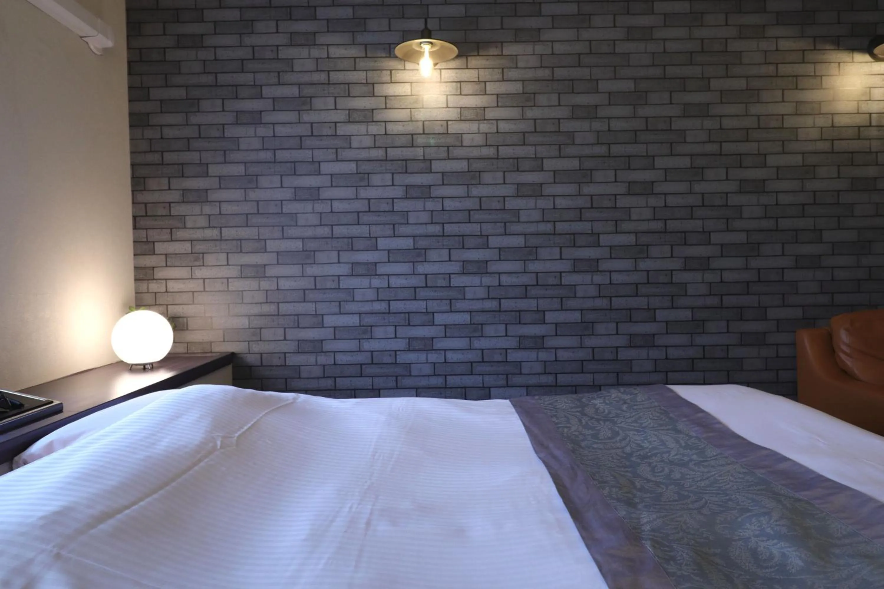 Photo of the whole room, Bed in 天然個室温泉 HOTEL Lafontaine 諏訪