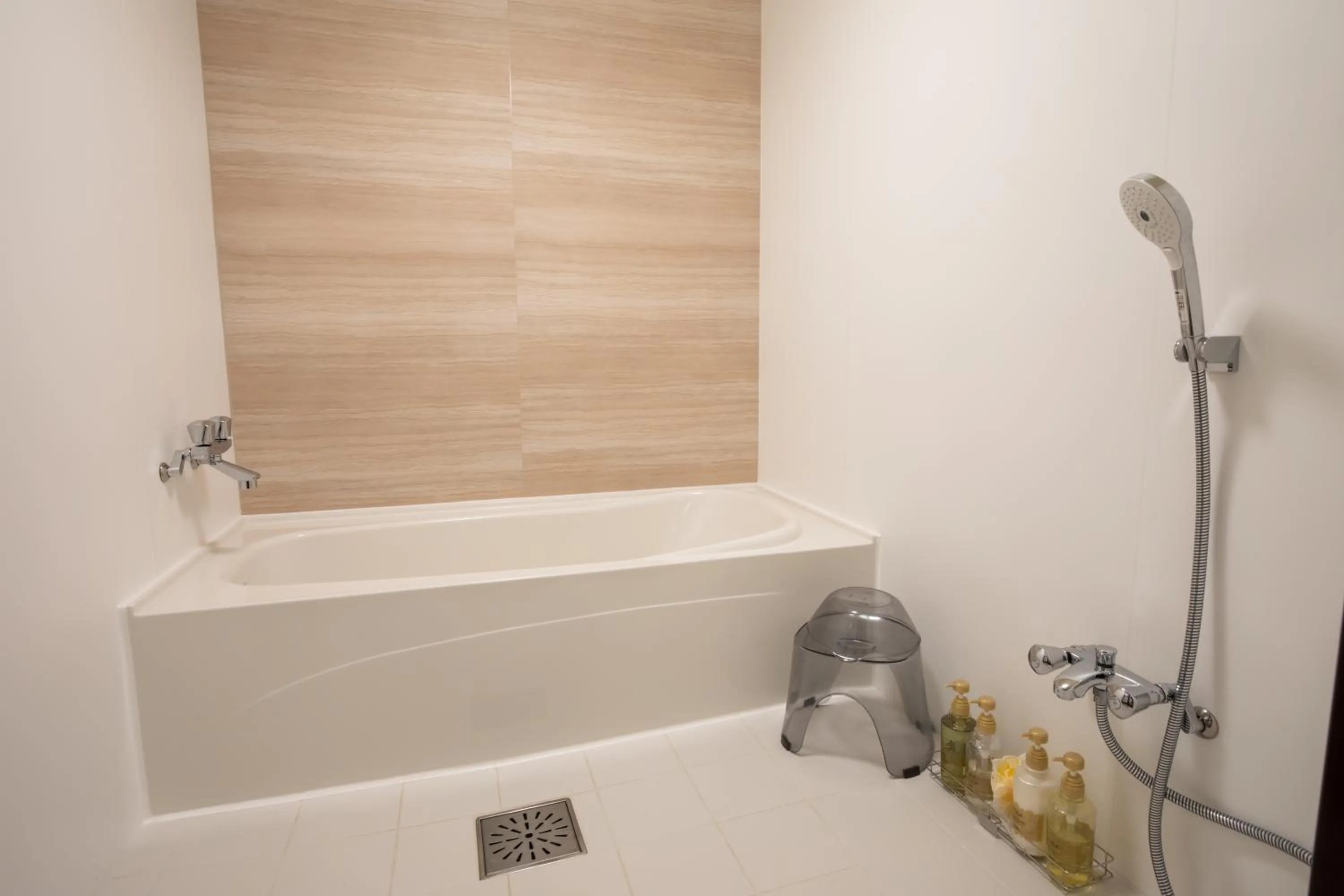 Bathroom in 天然個室温泉 HOTEL Lafontaine 諏訪