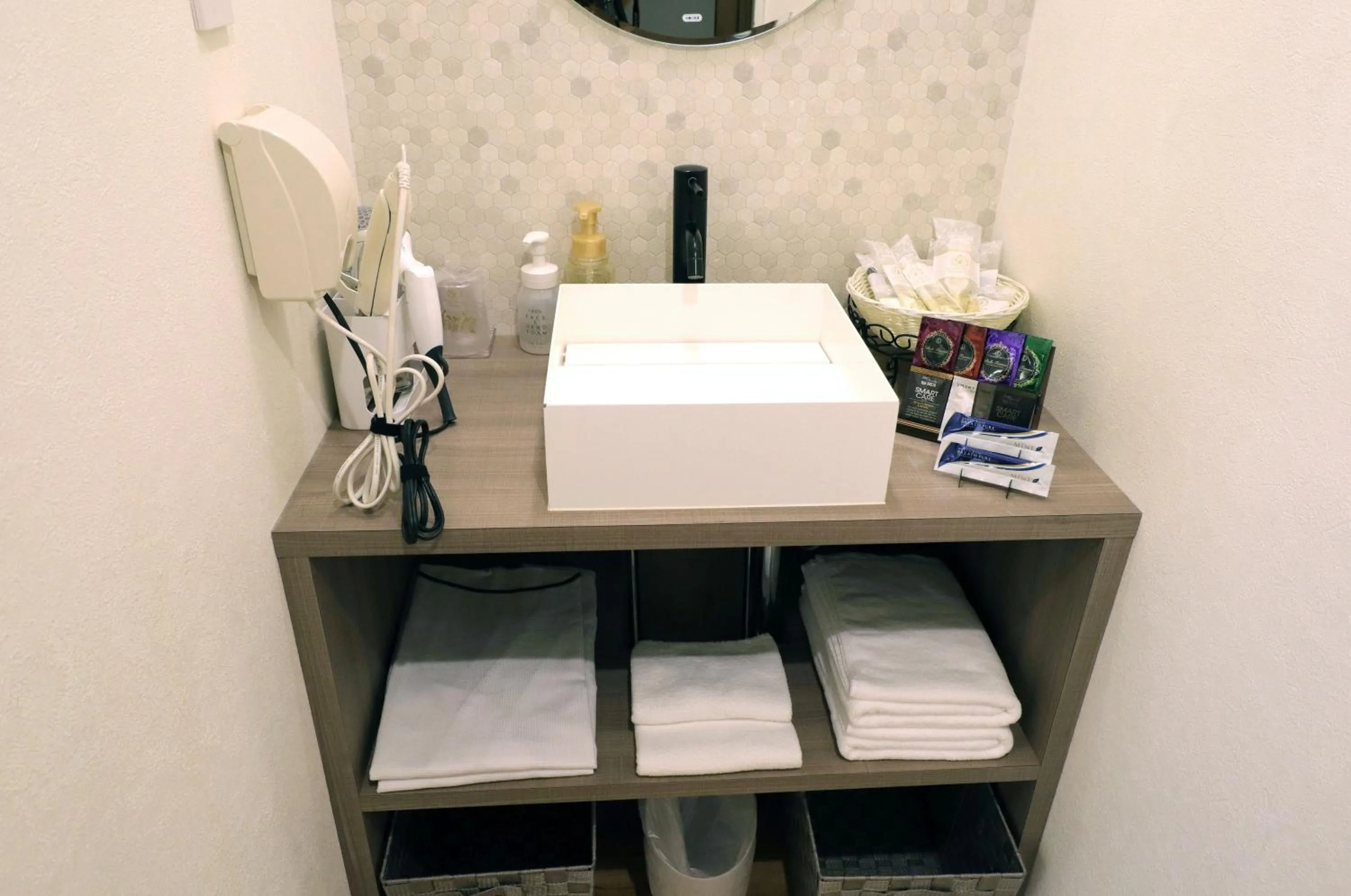 Photo of the whole room in 天然個室温泉 HOTEL Lafontaine 諏訪