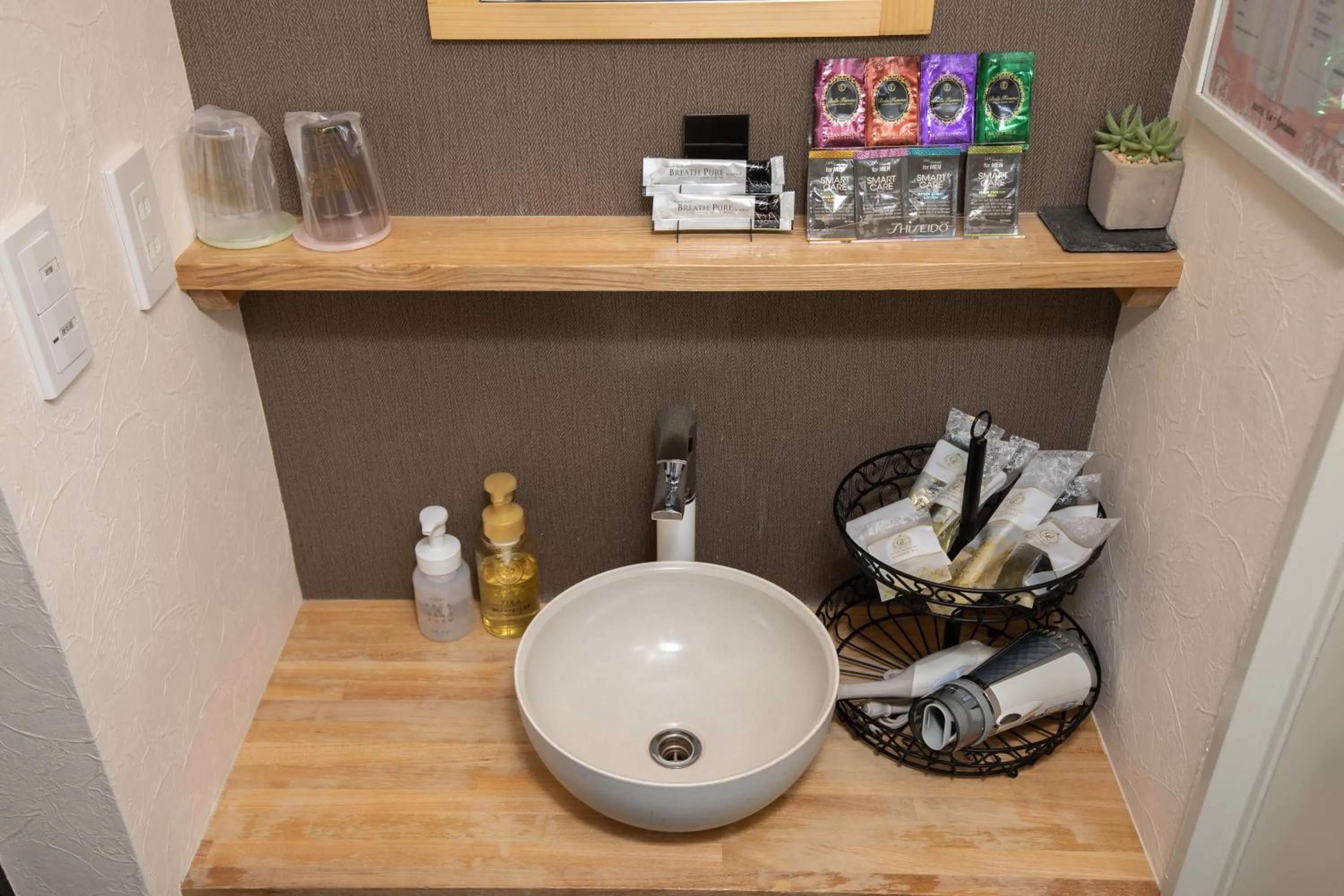 Photo of the whole room in 天然個室温泉 HOTEL Lafontaine 諏訪