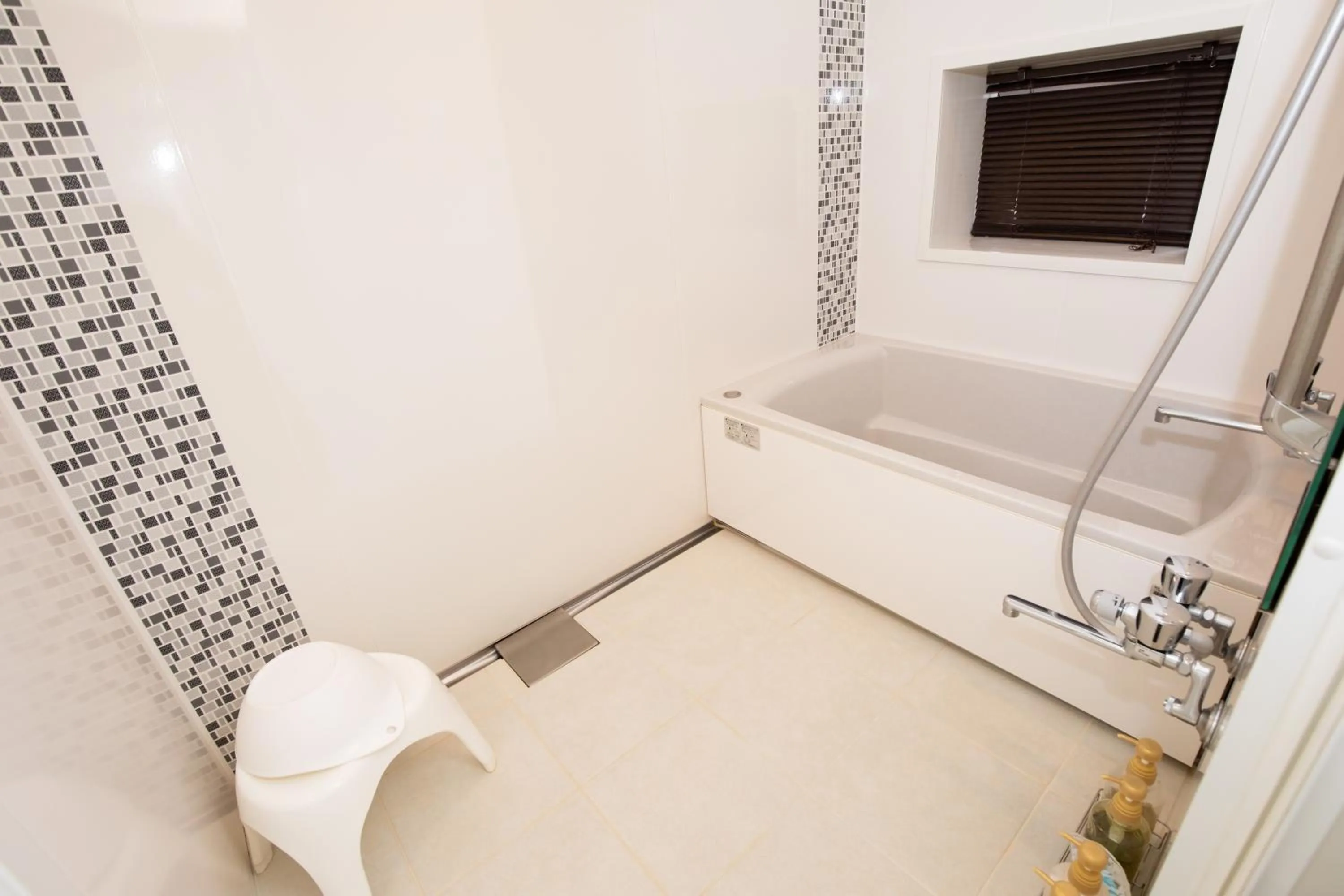 Bathroom in 天然個室温泉 HOTEL Lafontaine 諏訪