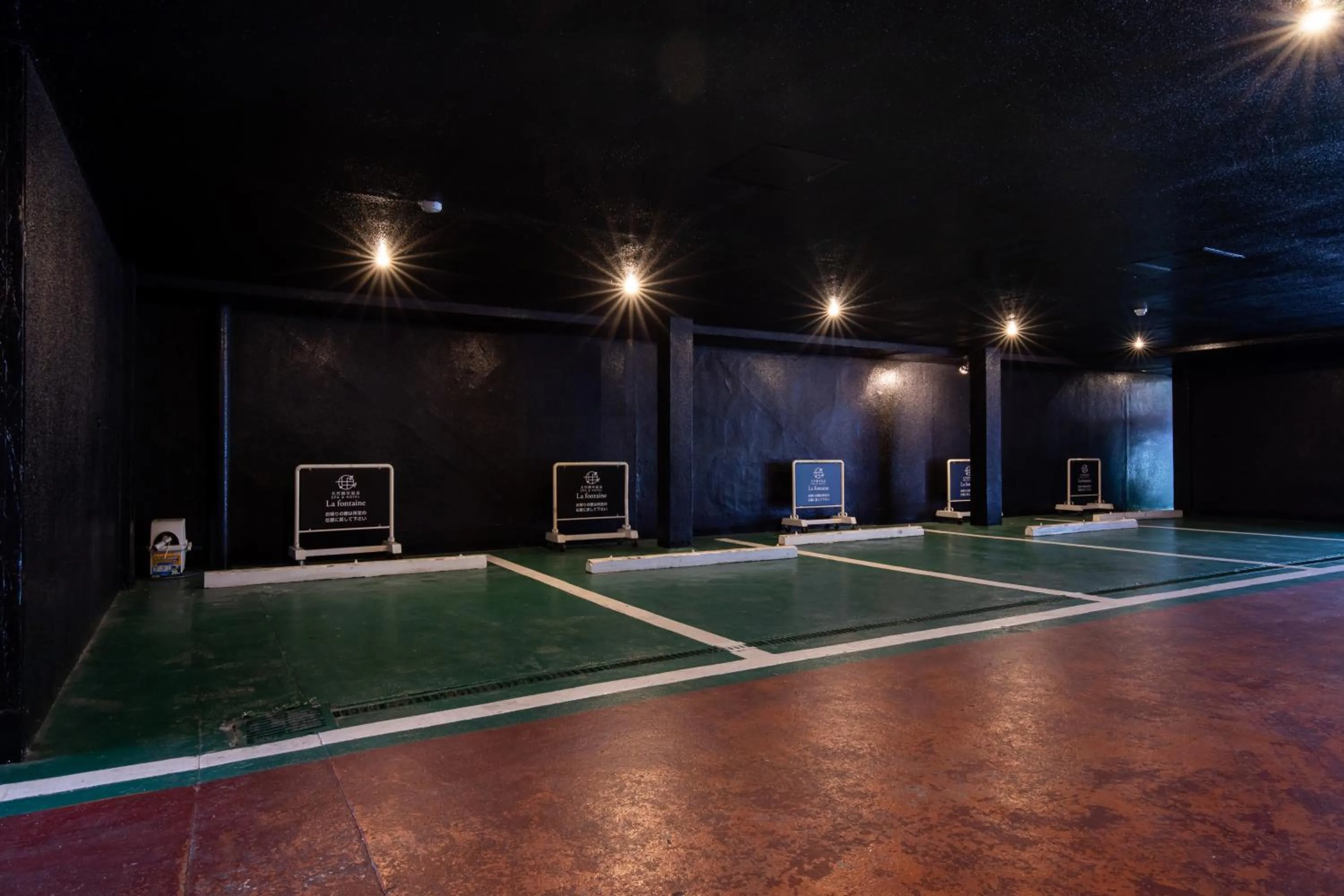 Parking in 天然個室温泉 HOTEL Lafontaine 諏訪