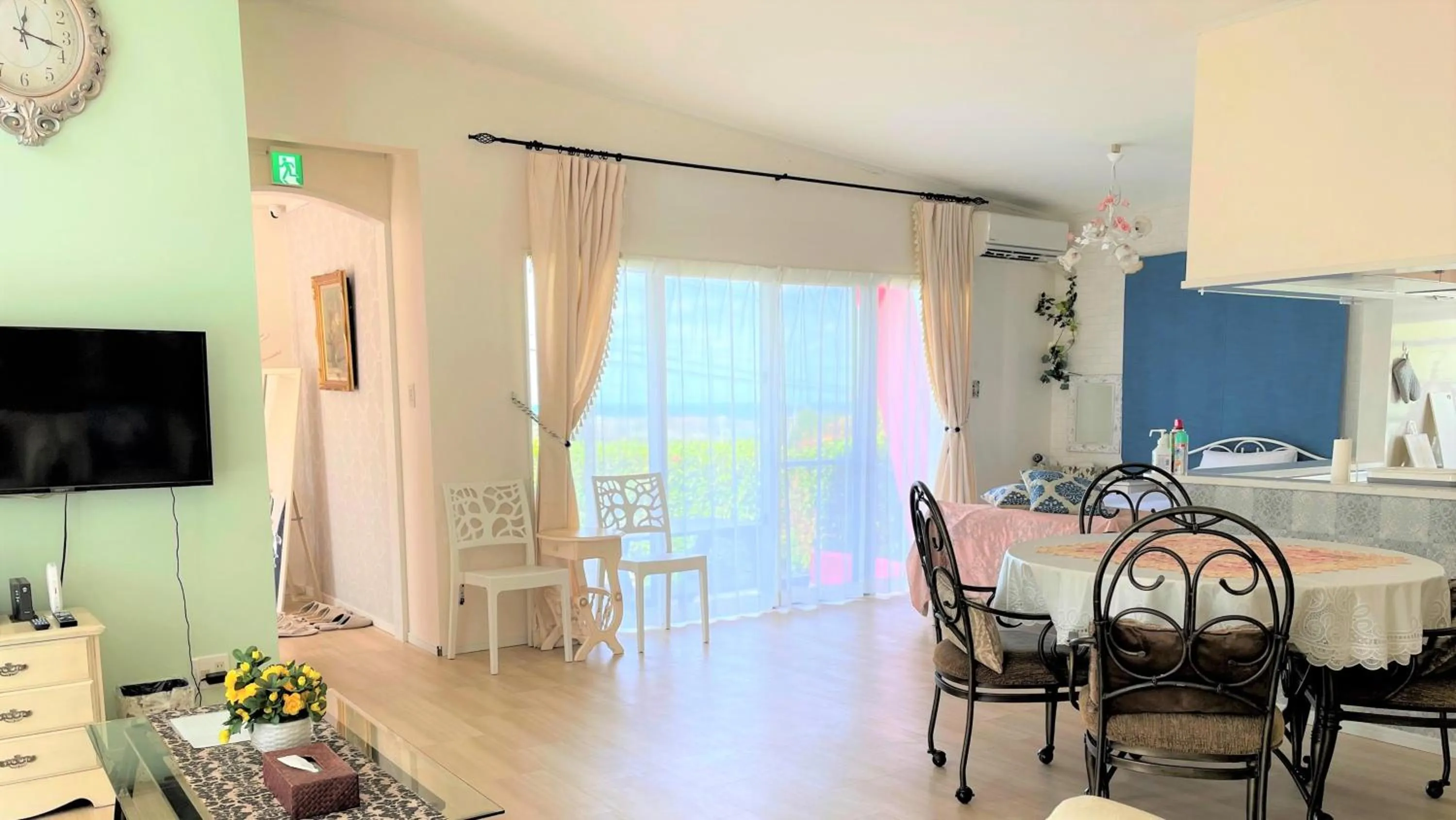 Living room in Rose Terrace Bise