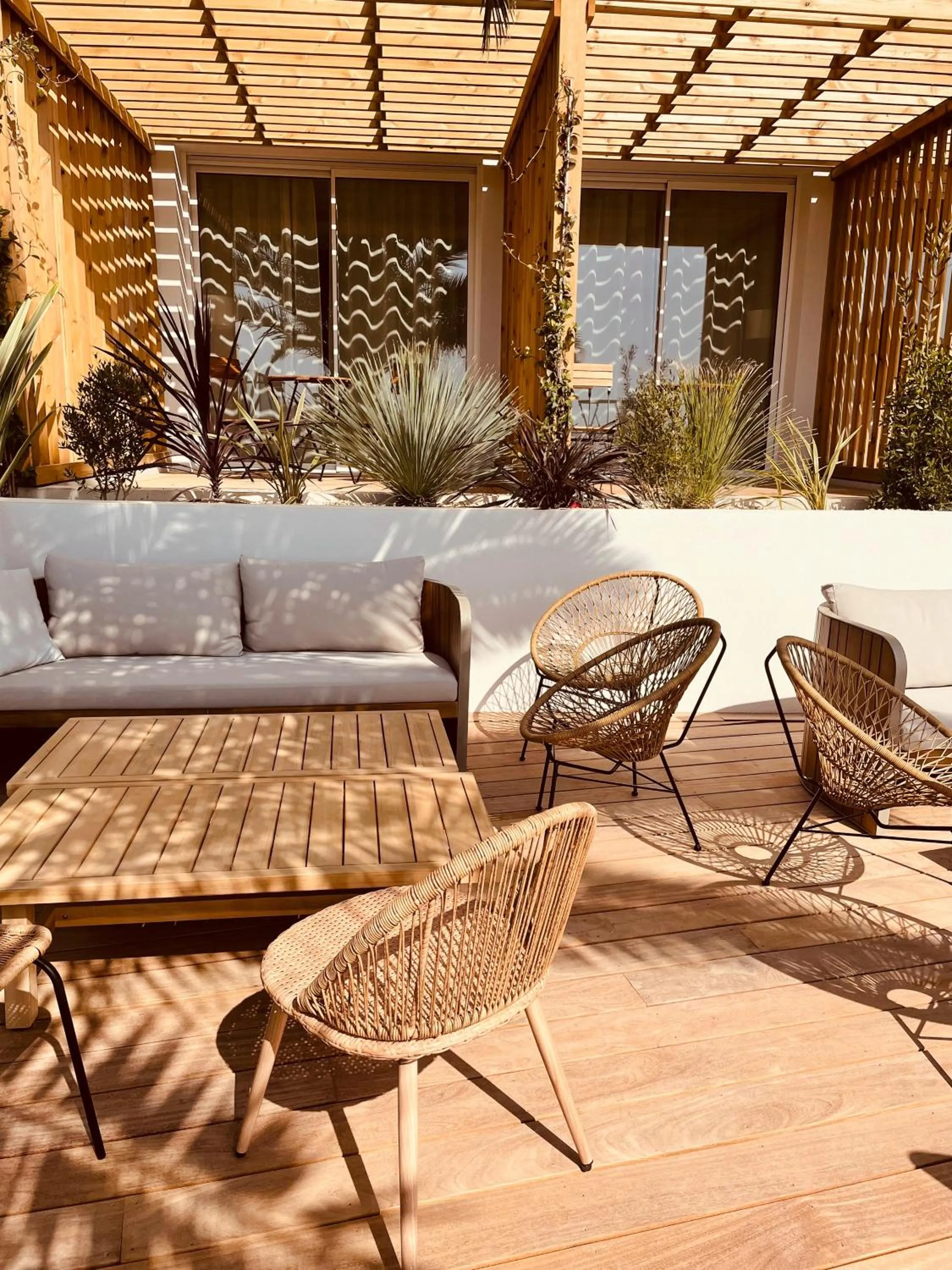 Patio in Hôtel L'Albatros