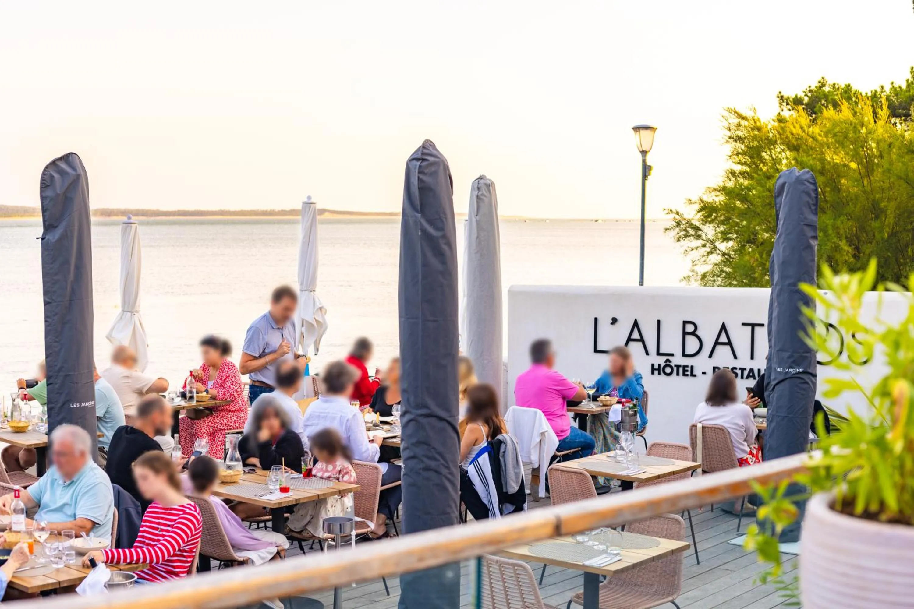 Patio in Hôtel L'Albatros