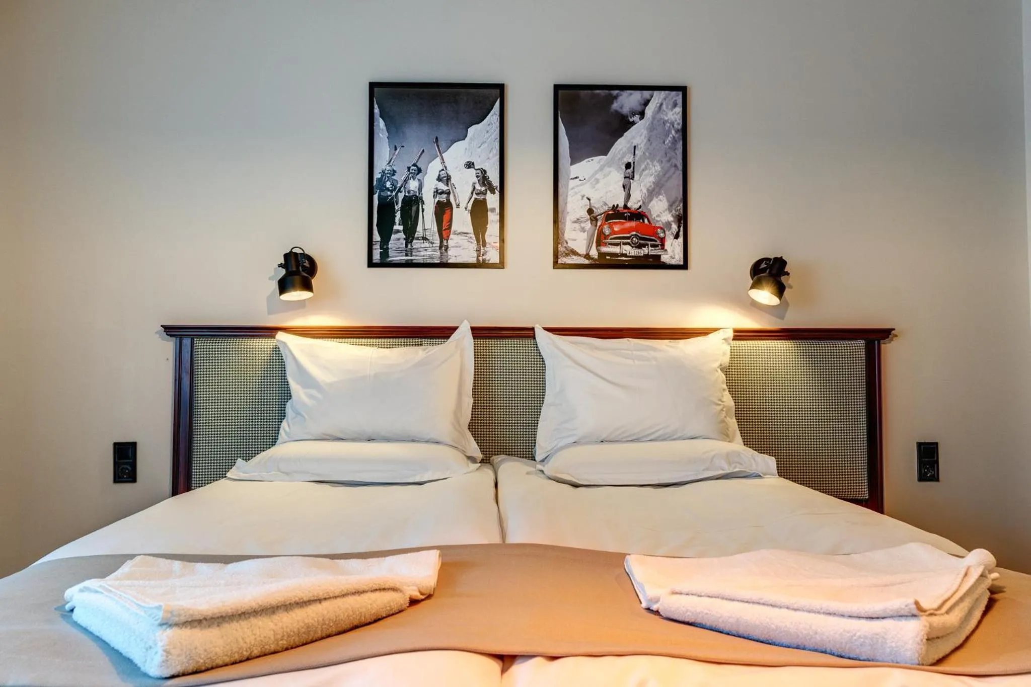 Bed in Mountain Lake Hotel