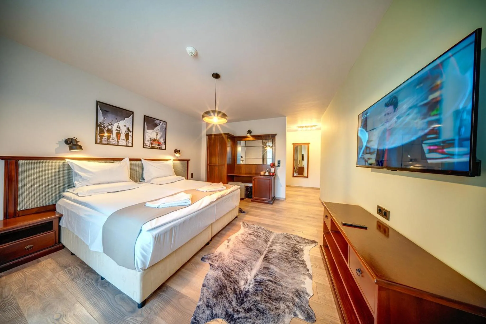 Bed in Mountain Lake Hotel