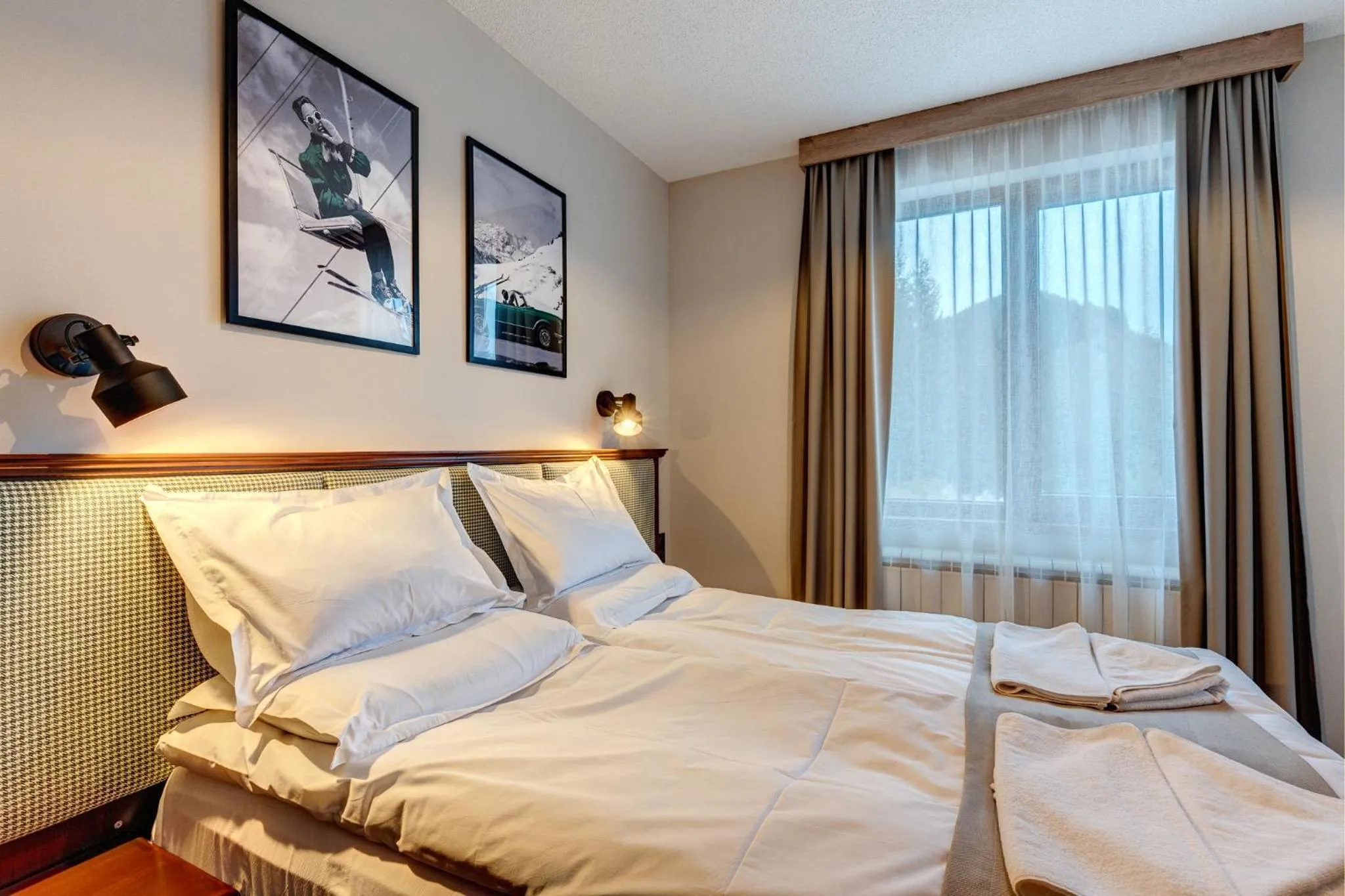 Bed in Mountain Lake Hotel