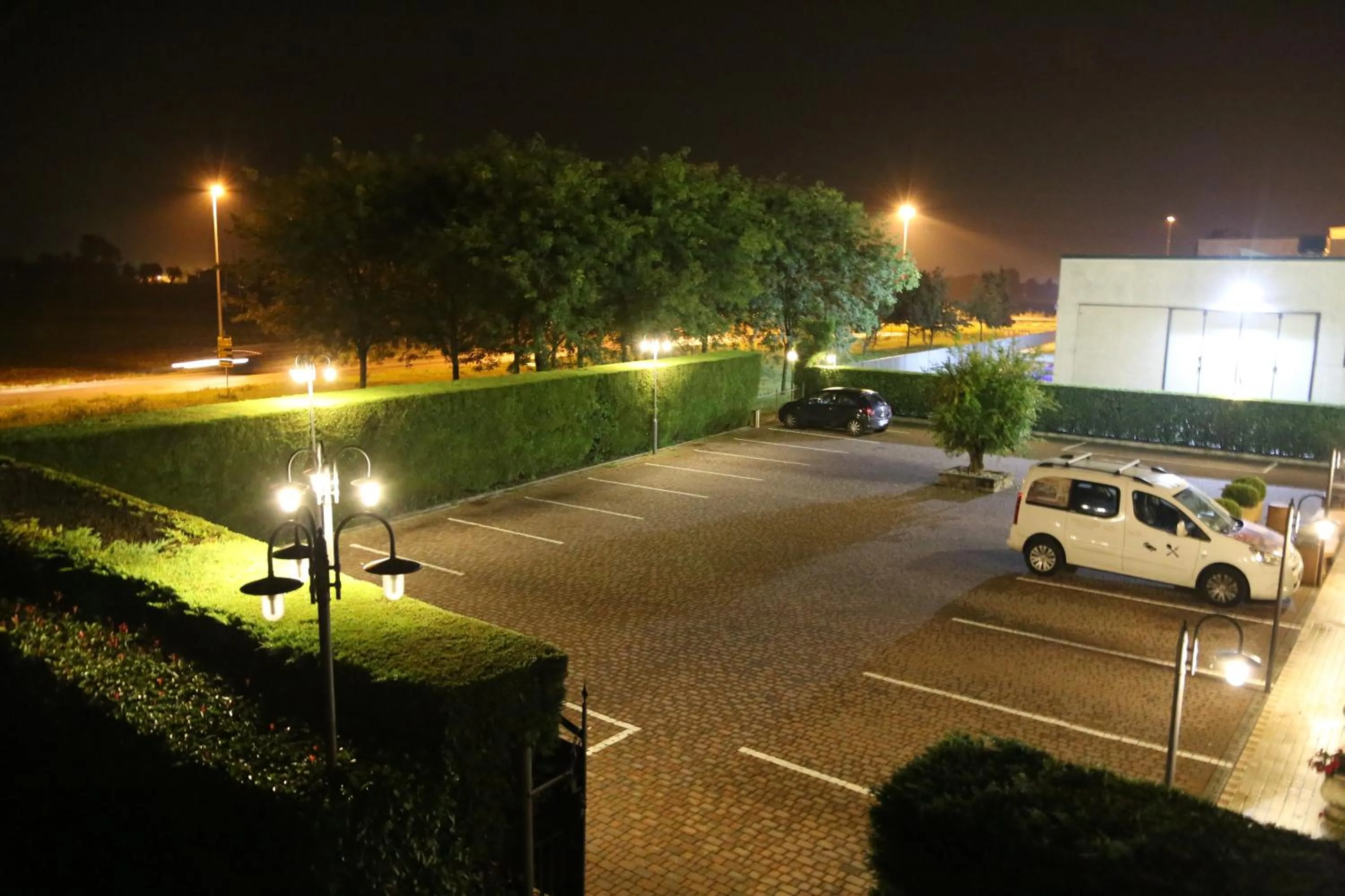 Facade/entrance in Hotel Lenotel