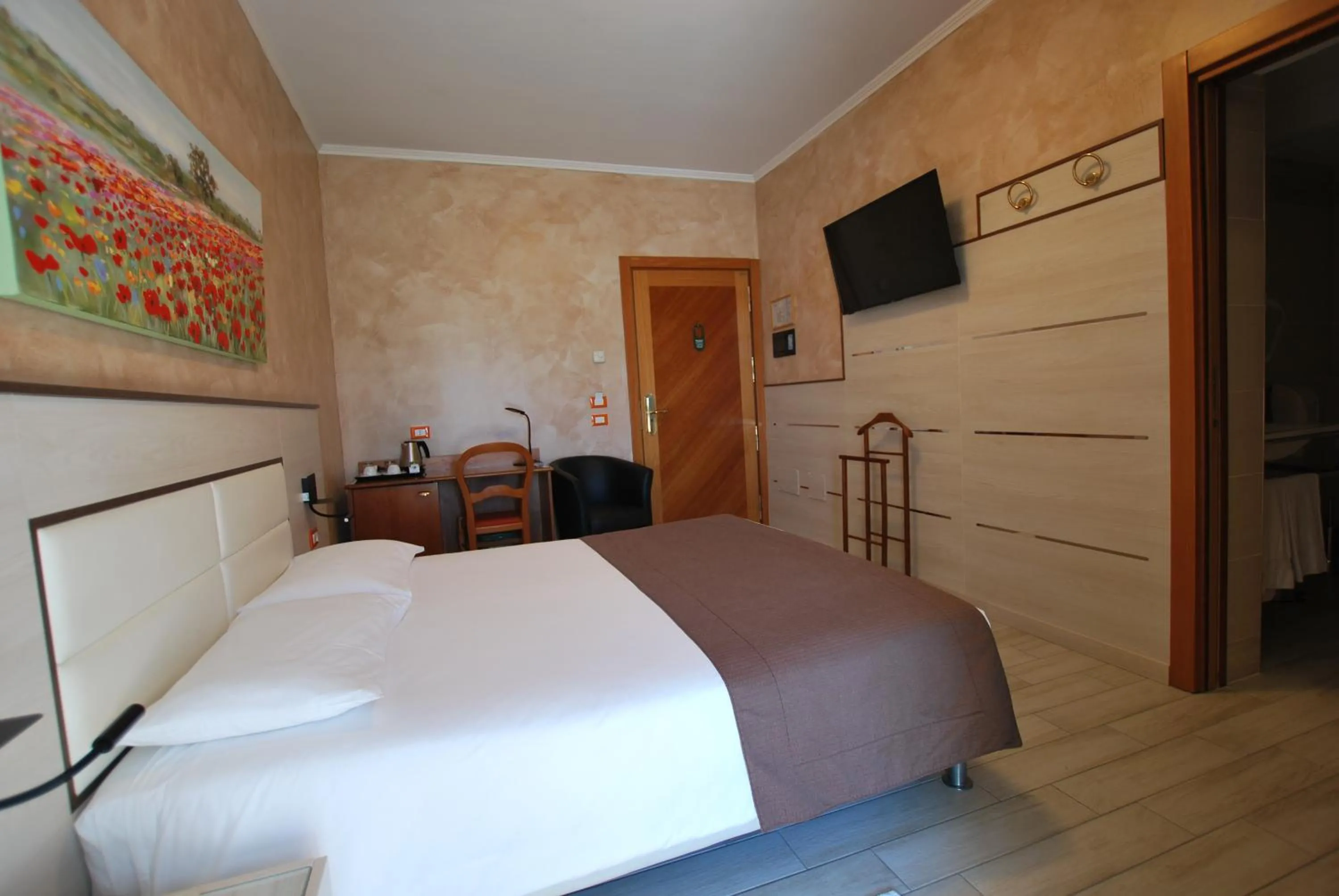 Bed in Hotel Lenotel