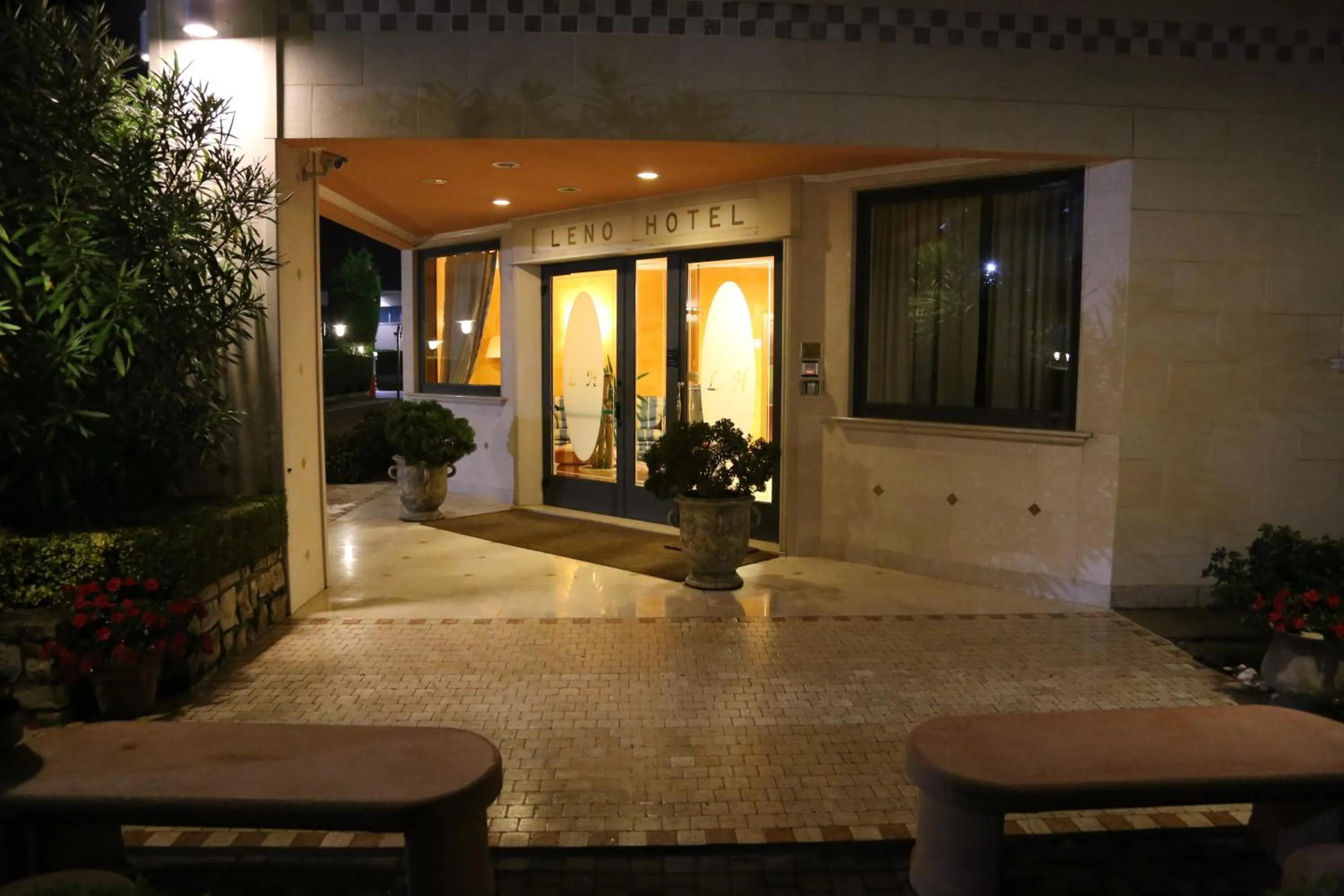 Facade/entrance in Hotel Lenotel