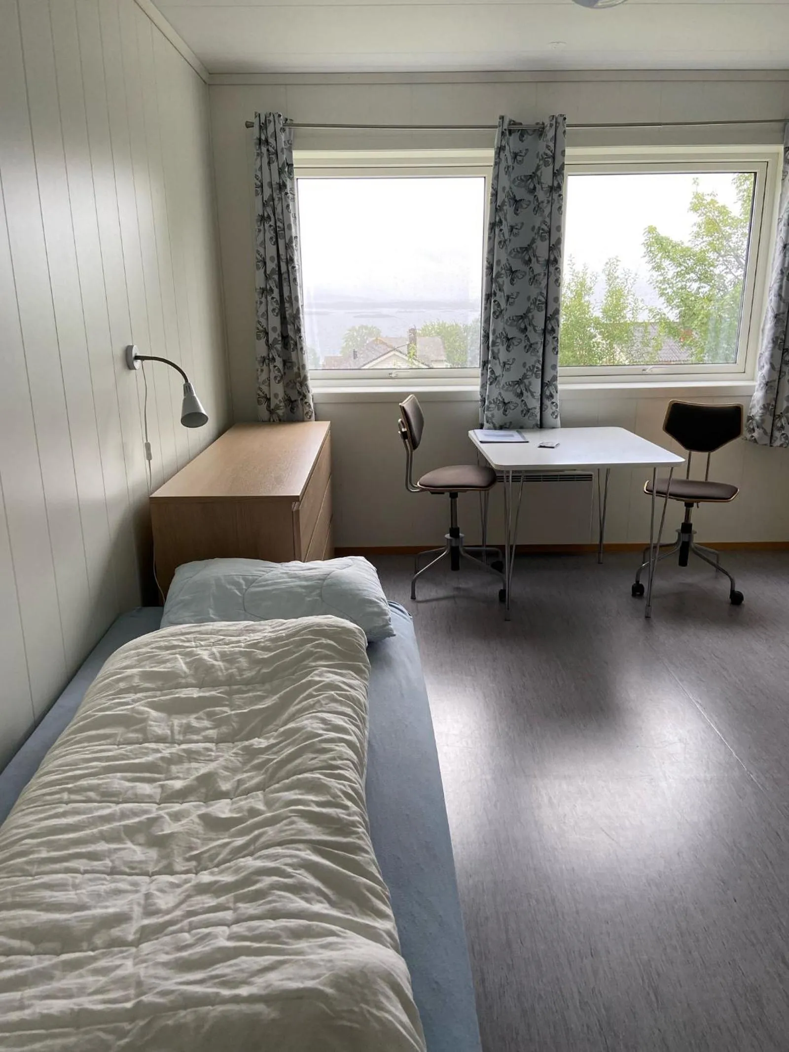 Twin Room in Moldefjord Hostel
