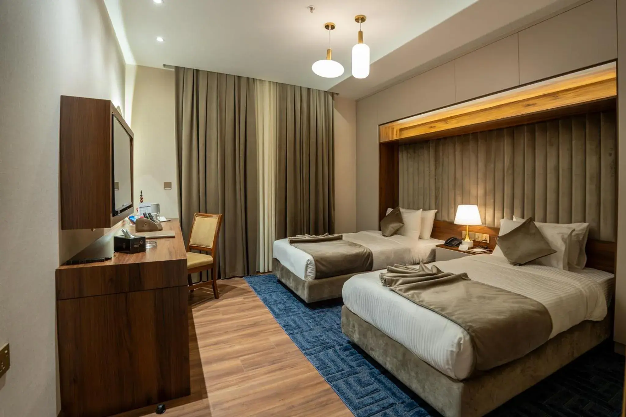 Deluxe King Room - single occupancy in Hyksos Hotel Deluxe King Room - single occupancy in Hyksos Hotel