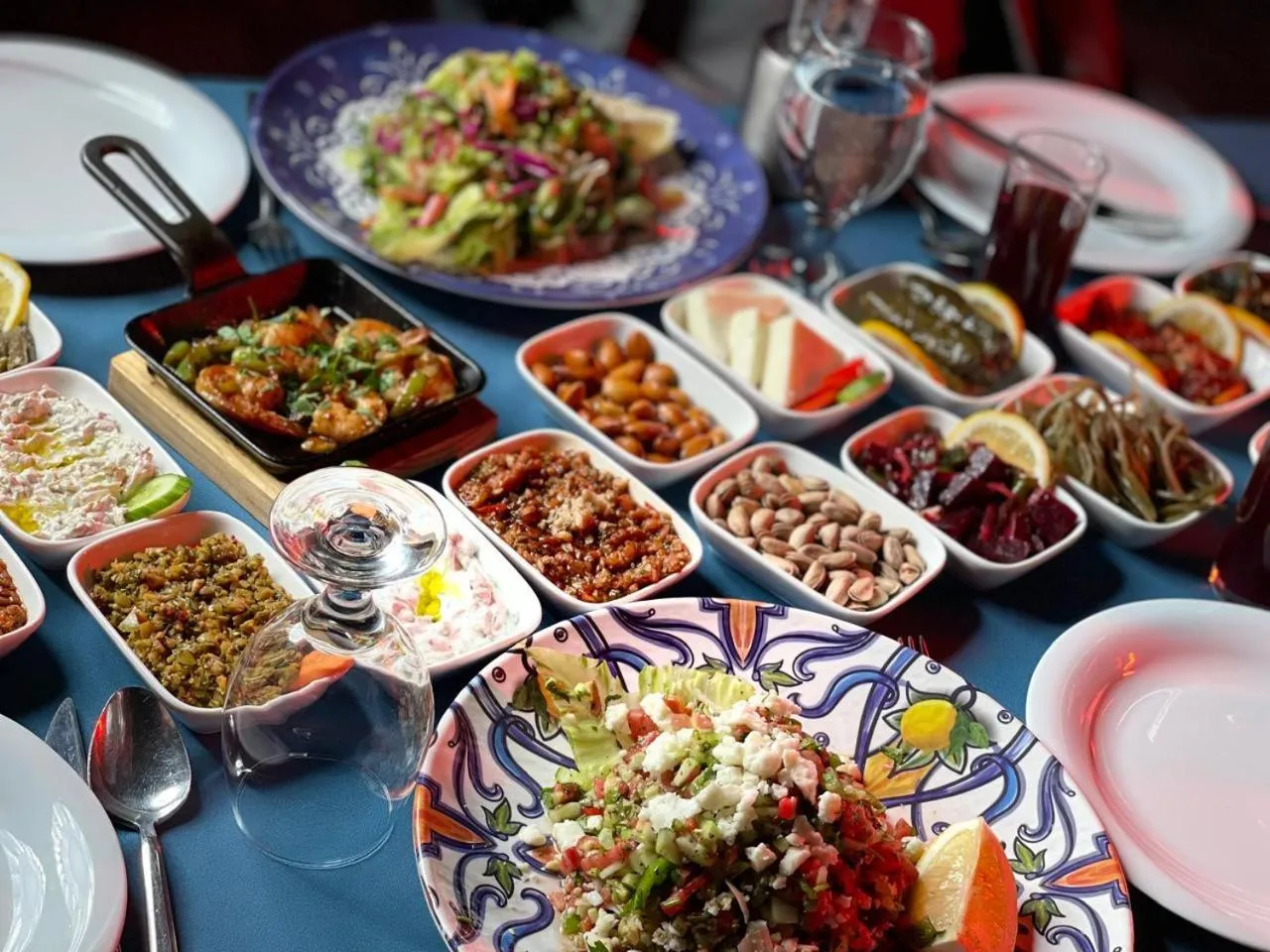 Restaurant/places to eat in Hyksos Hotel