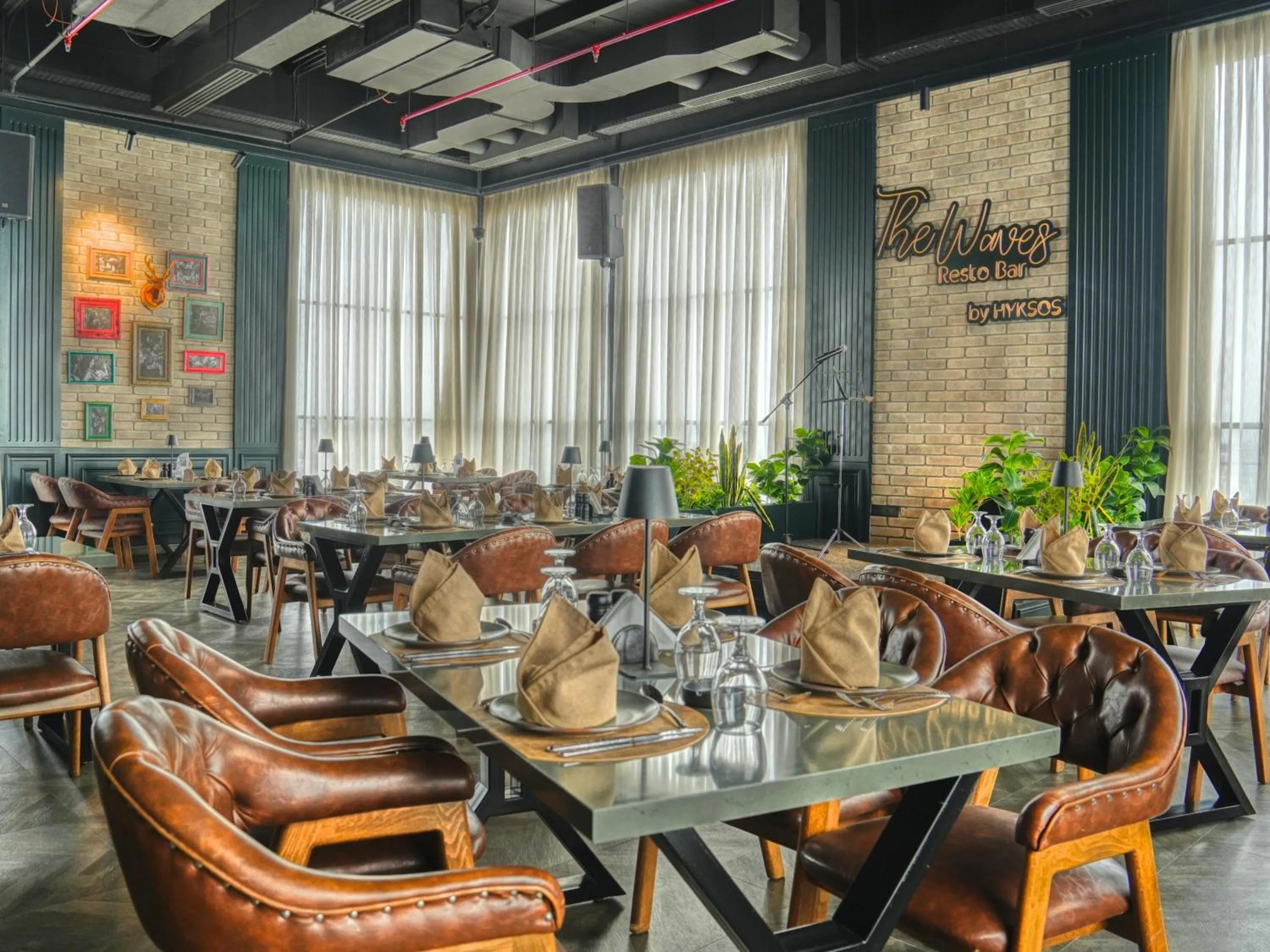 Restaurant/places to eat in Hyksos Hotel