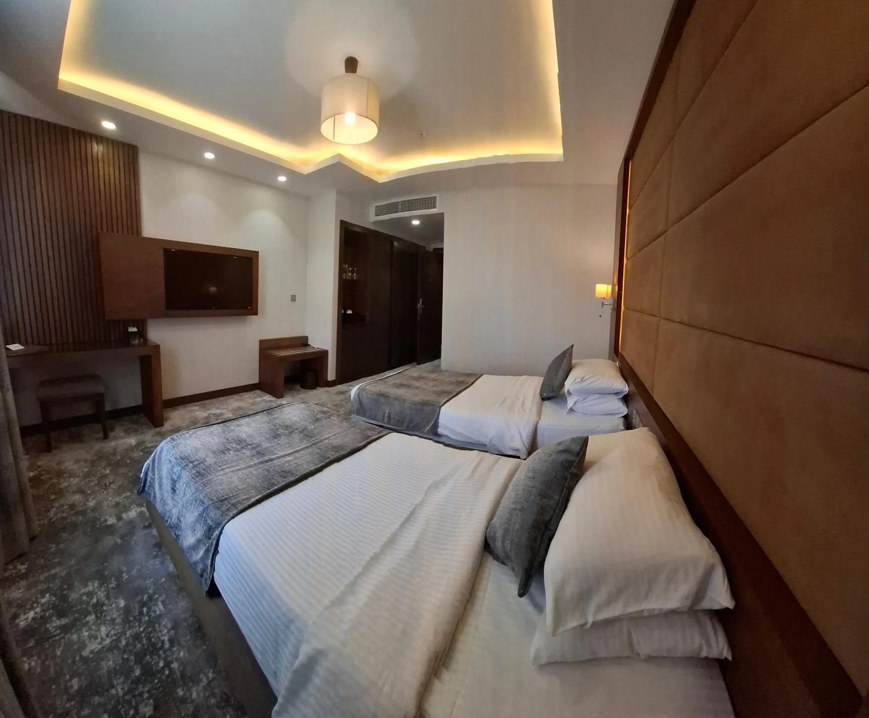 Photo of the whole room, Bed in Hyksos Hotel