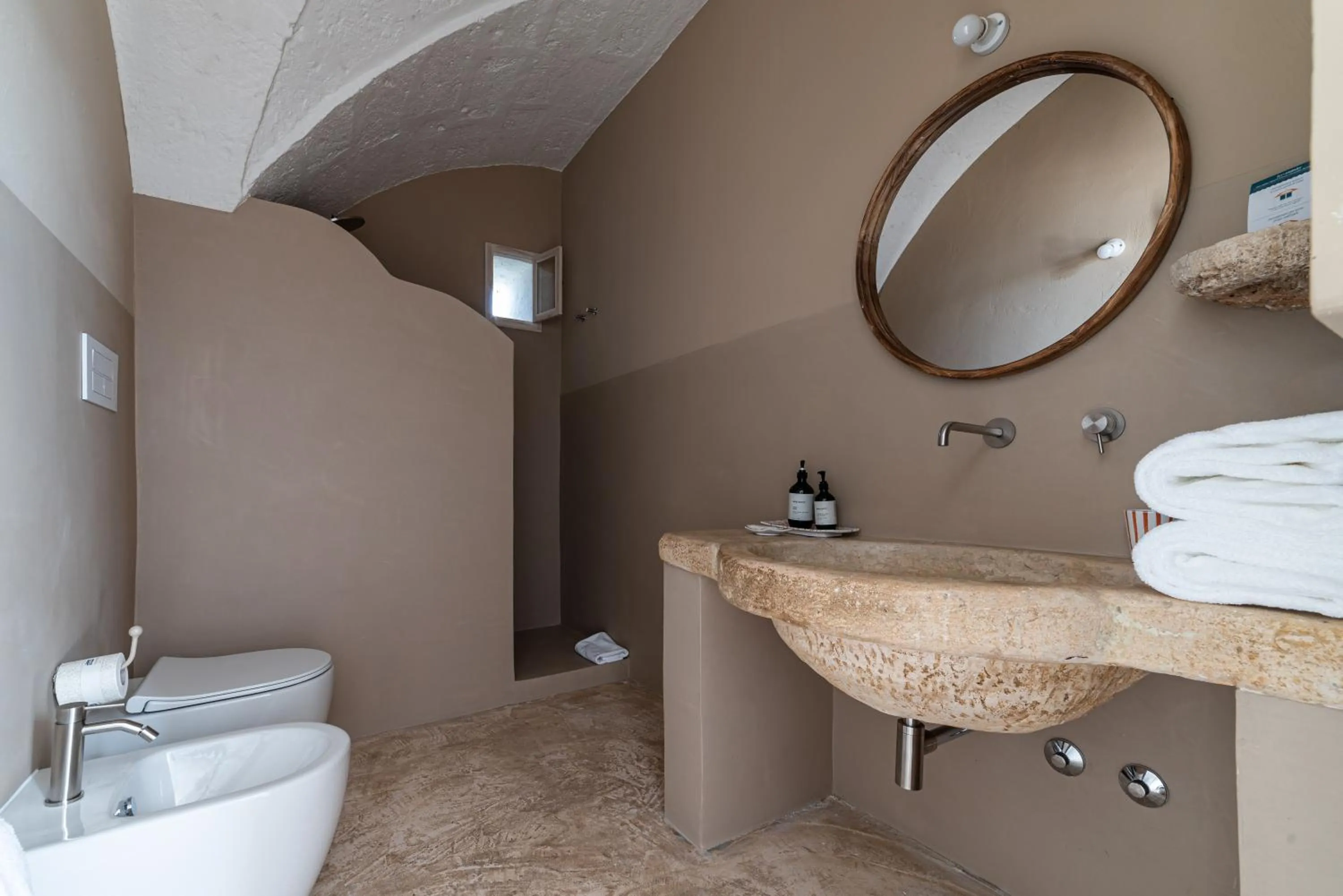 Shower in Masseria Borgo San Marco