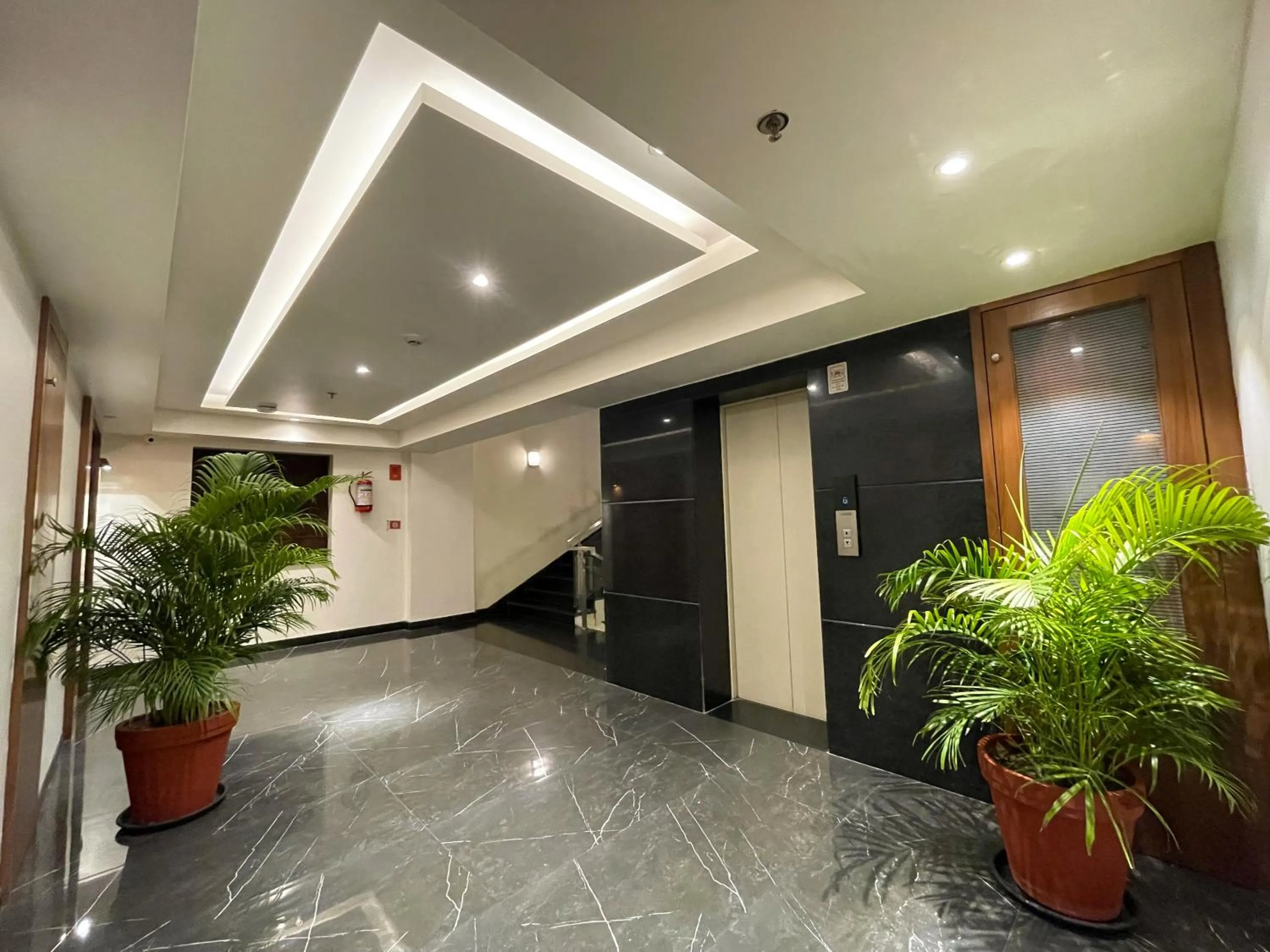 elevator in Comfort Hotel Vista