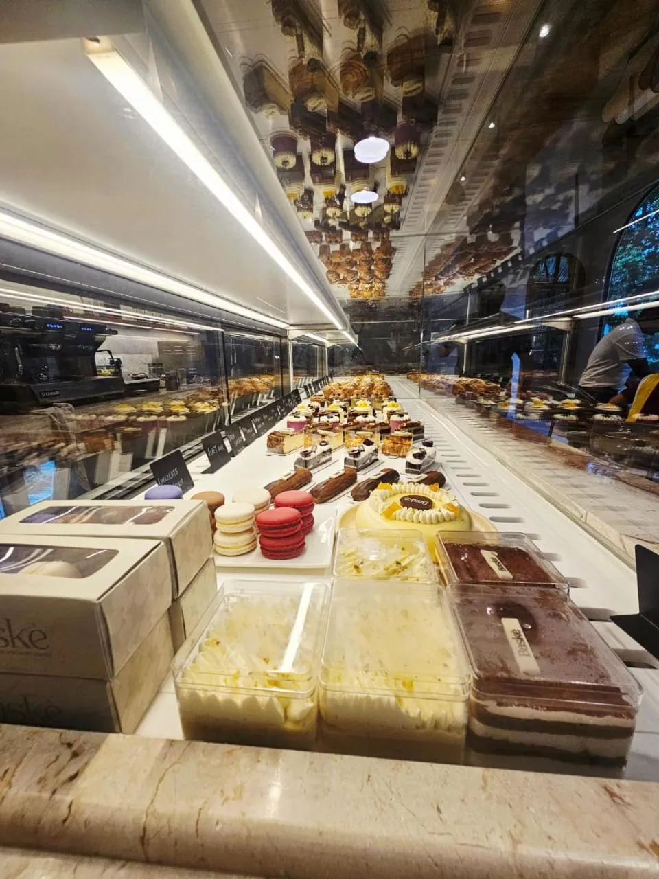 Restaurant/places to eat in Comfort Hotel Vista