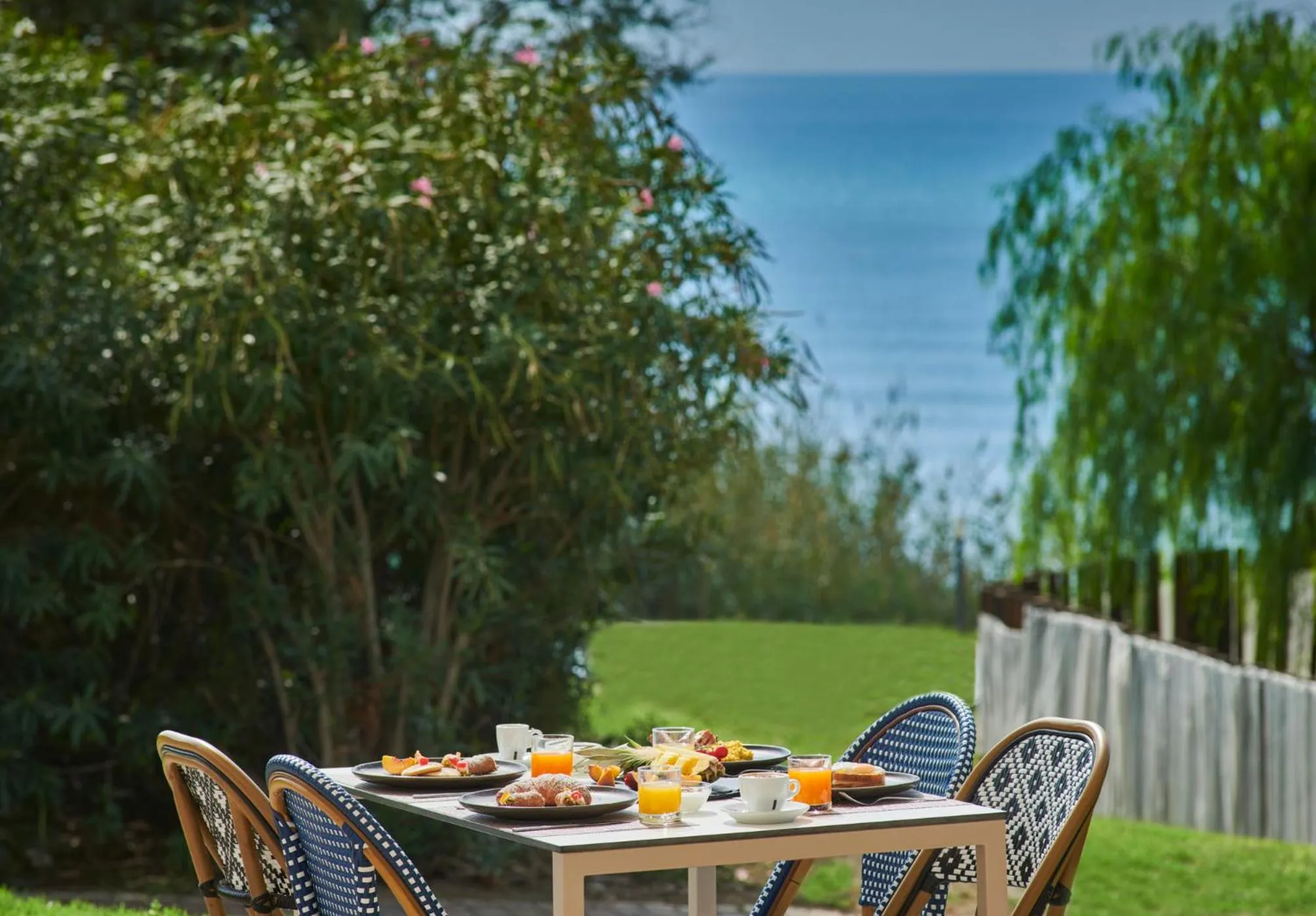 Spring in Serenusa Resort